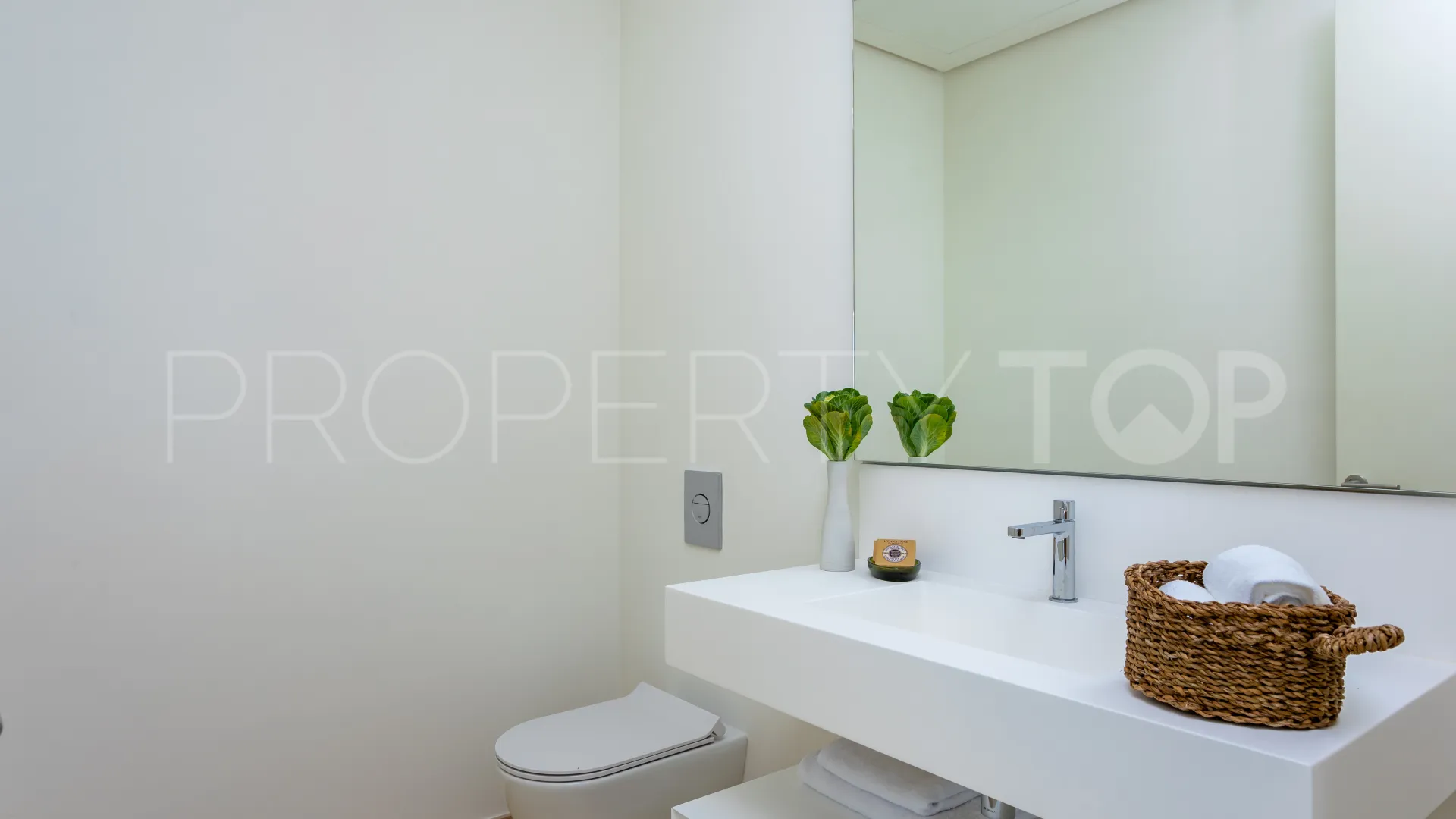 For sale apartment with 2 bedrooms in Marbella Club Hills