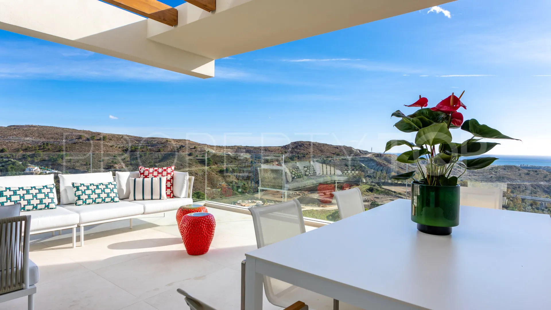For sale apartment with 2 bedrooms in Marbella Club Hills