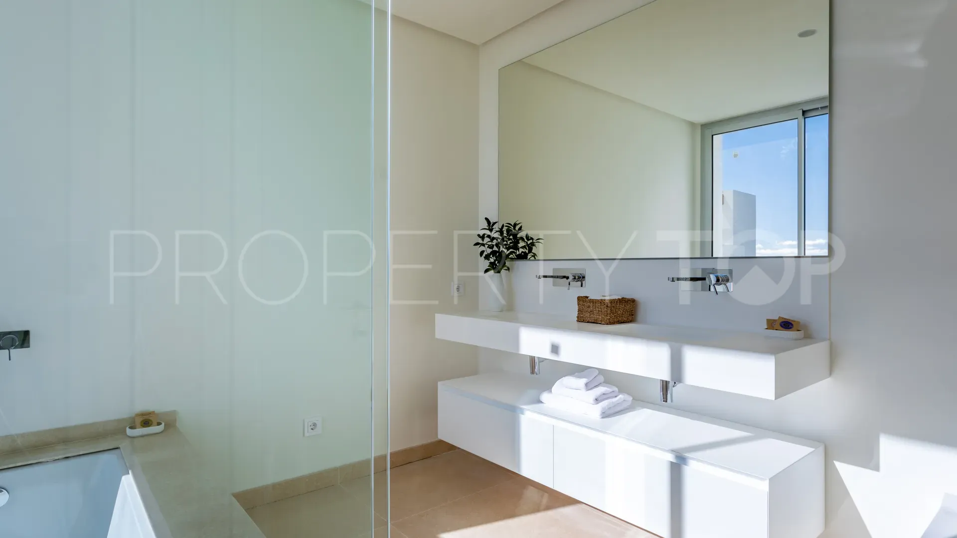 For sale apartment with 2 bedrooms in Marbella Club Hills
