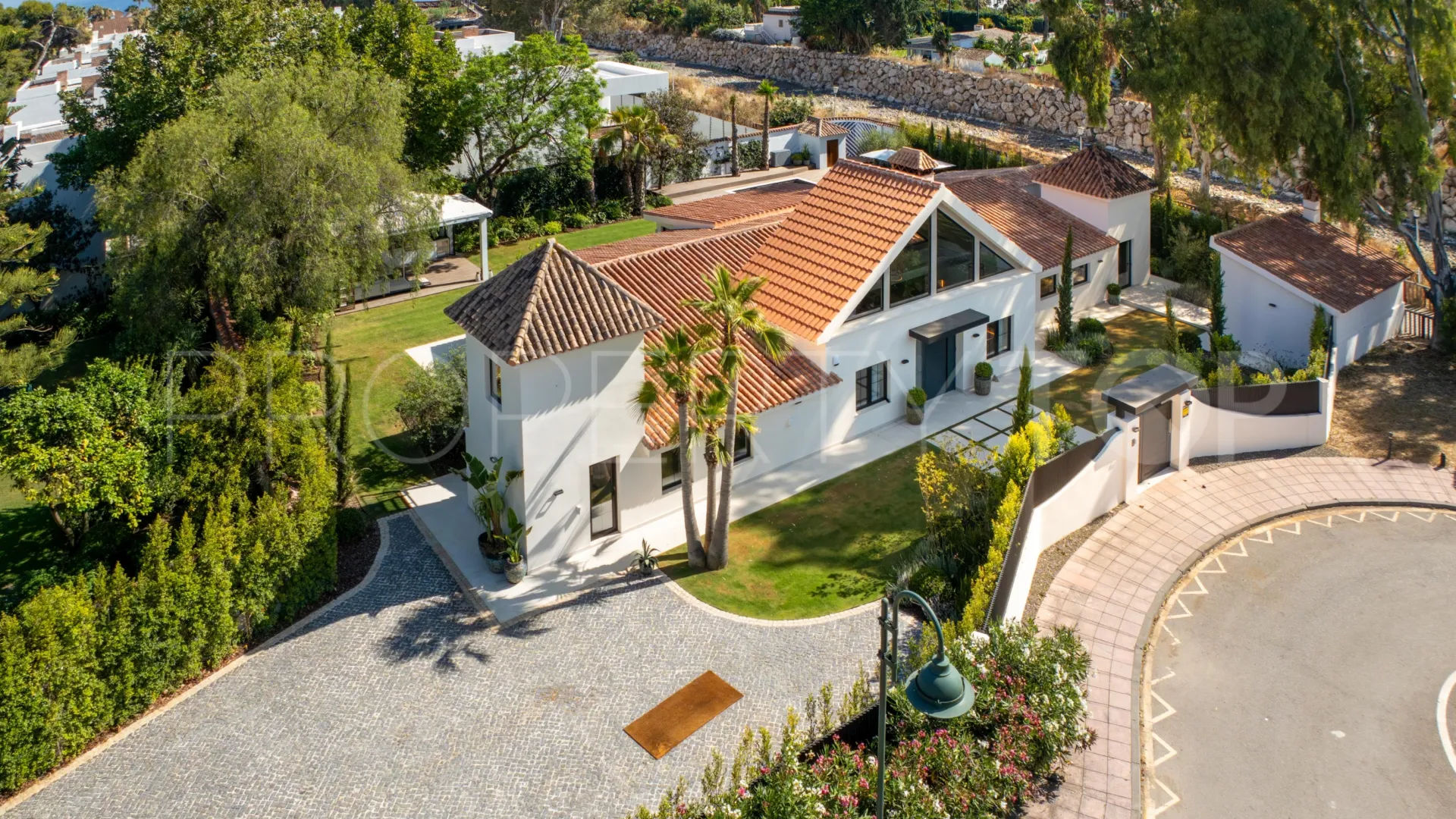 Buy villa with 5 bedrooms in Marbella - Puerto Banus