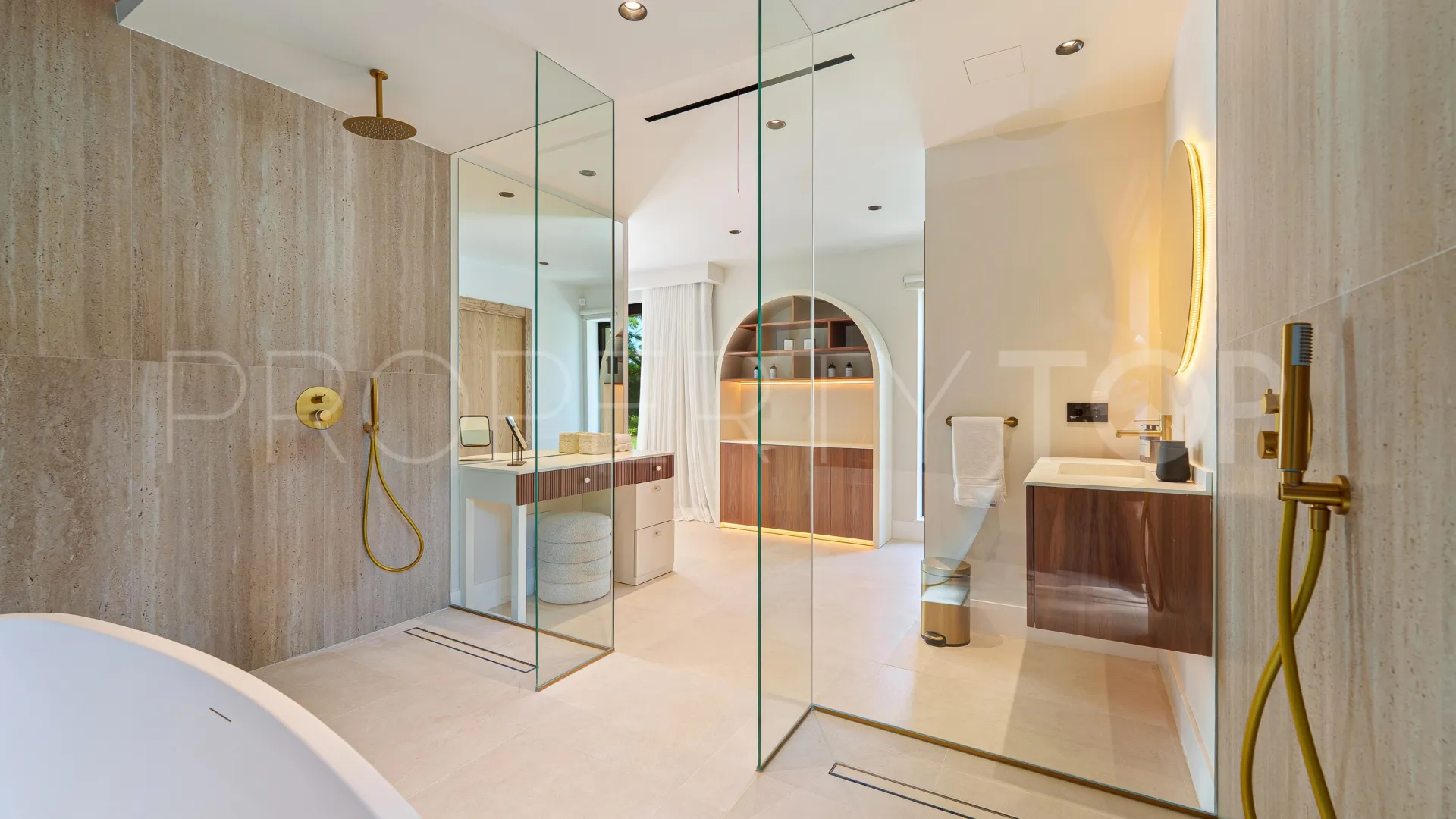 Buy villa with 5 bedrooms in Marbella - Puerto Banus