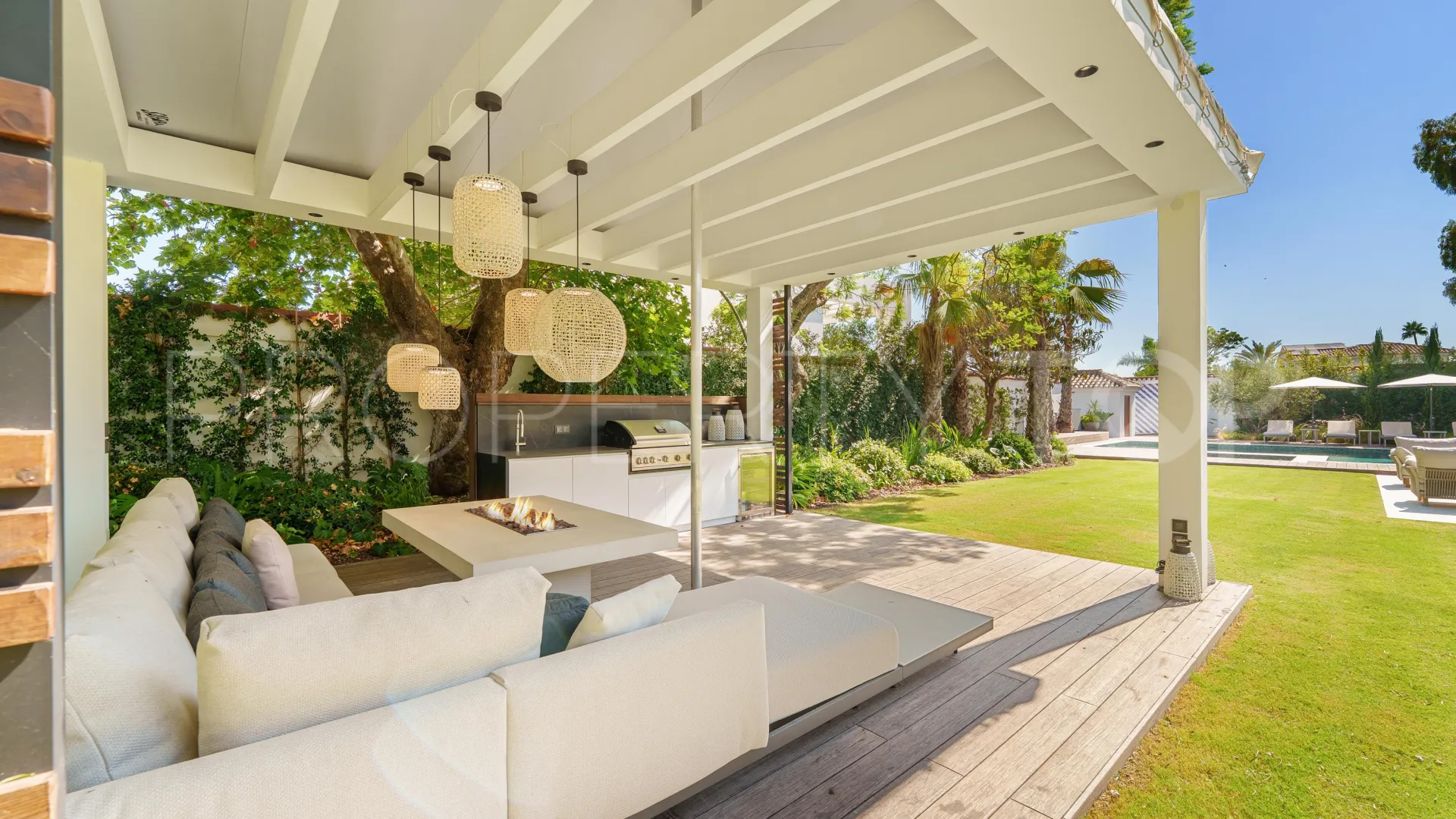Buy villa with 5 bedrooms in Marbella - Puerto Banus