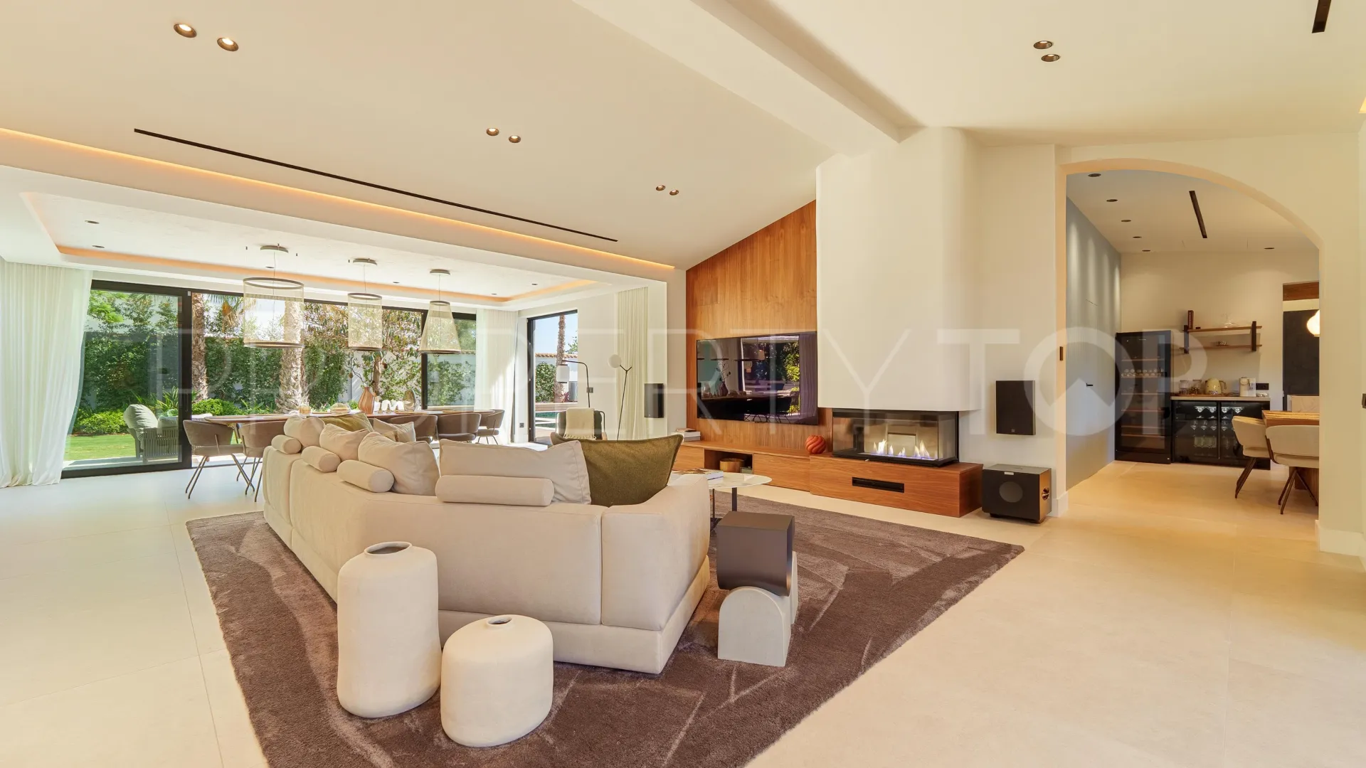 Buy villa with 5 bedrooms in Marbella - Puerto Banus