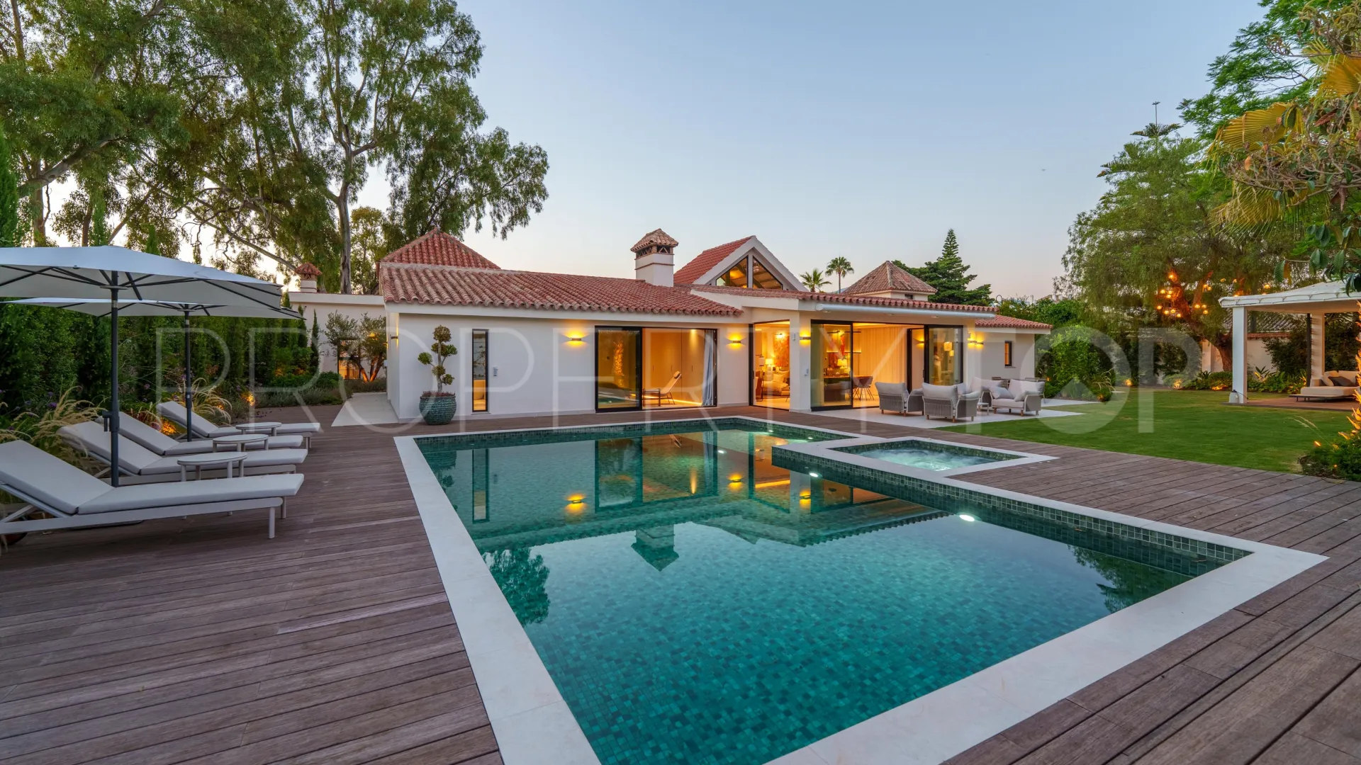 Buy villa with 5 bedrooms in Marbella - Puerto Banus
