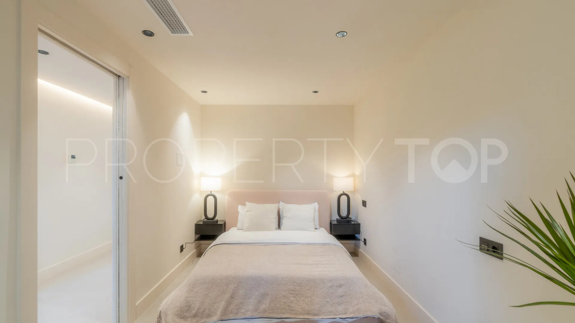 Palacetes Los Belvederes 3 bedrooms ground floor apartment for sale