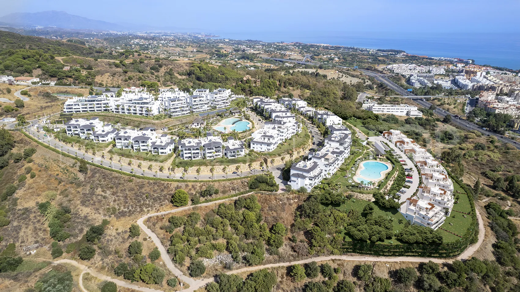 Apartamento de 3 dormitorios a la venta en Estepona