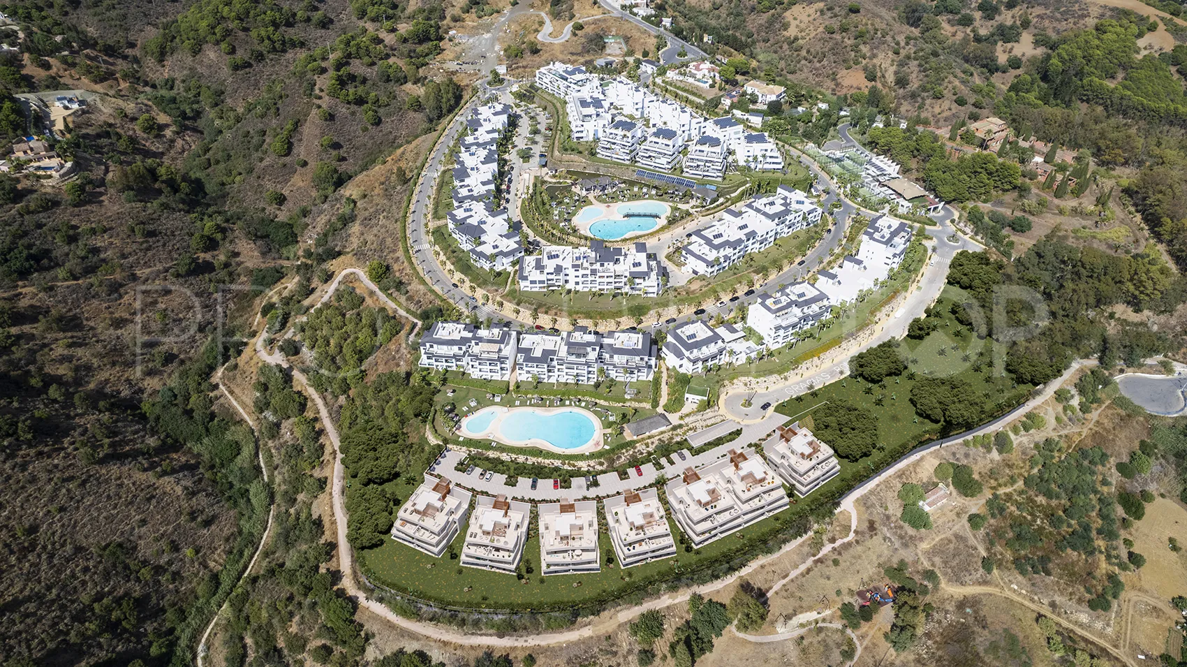 Apartamento de 3 dormitorios a la venta en Estepona