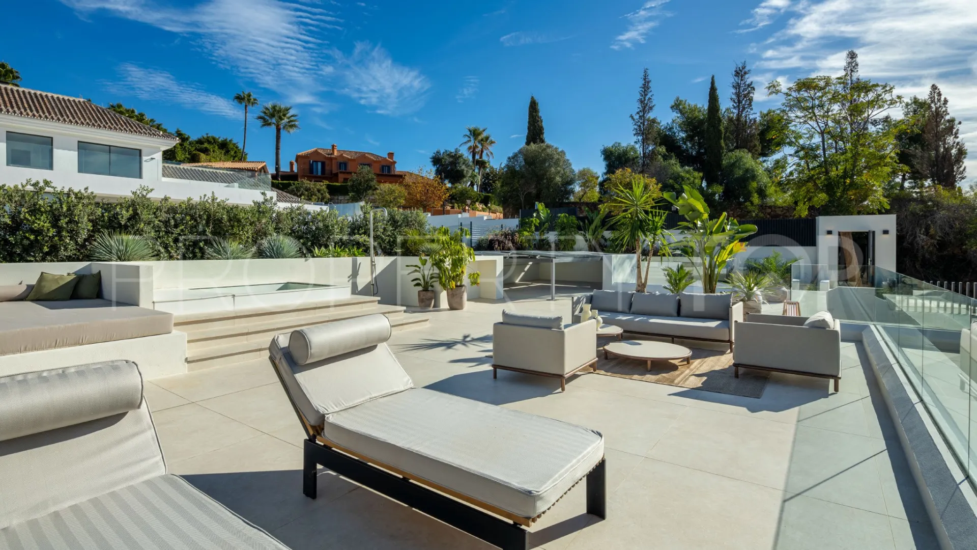 Villa for sale in Marbella East with 5 bedrooms