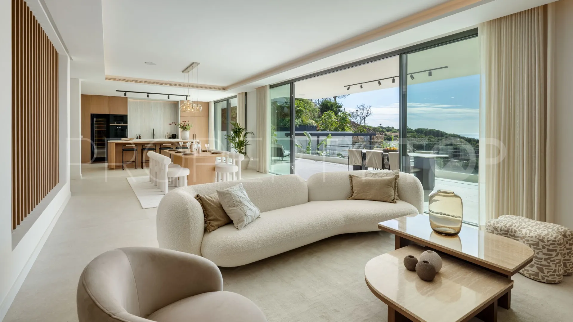 Villa for sale in Marbella East with 5 bedrooms