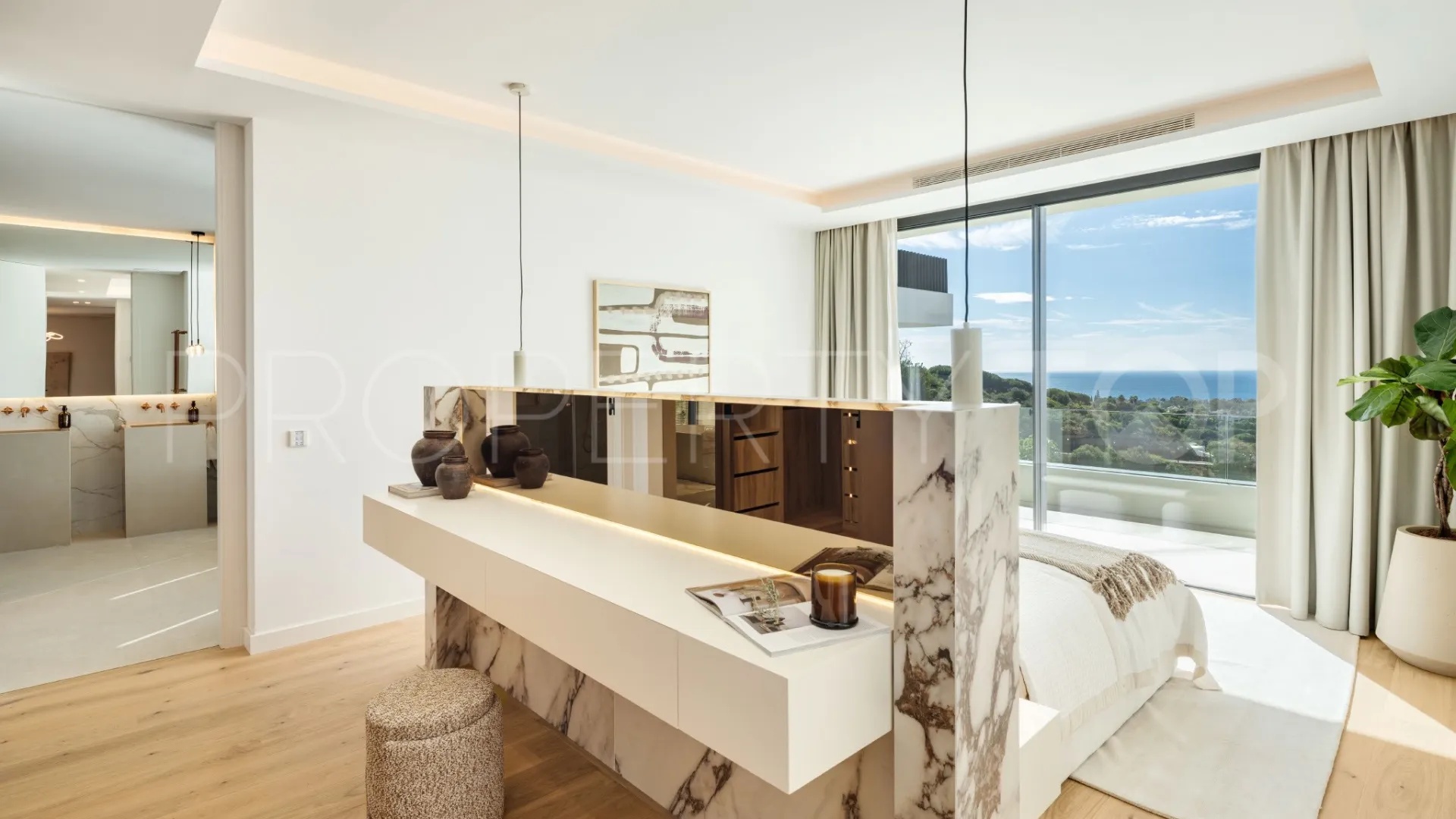 Villa for sale in Marbella East with 5 bedrooms
