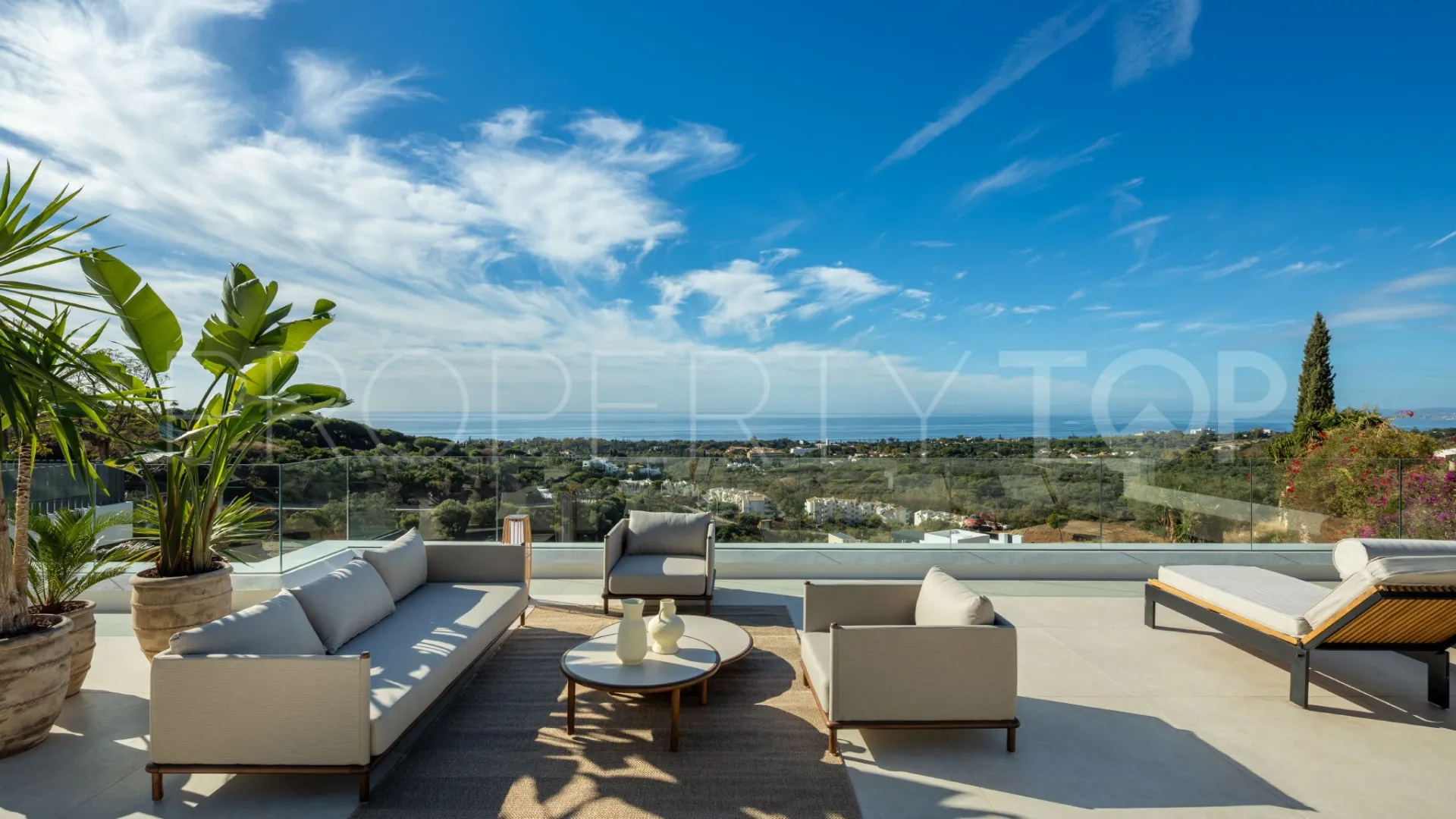 Villa for sale in Marbella East with 5 bedrooms
