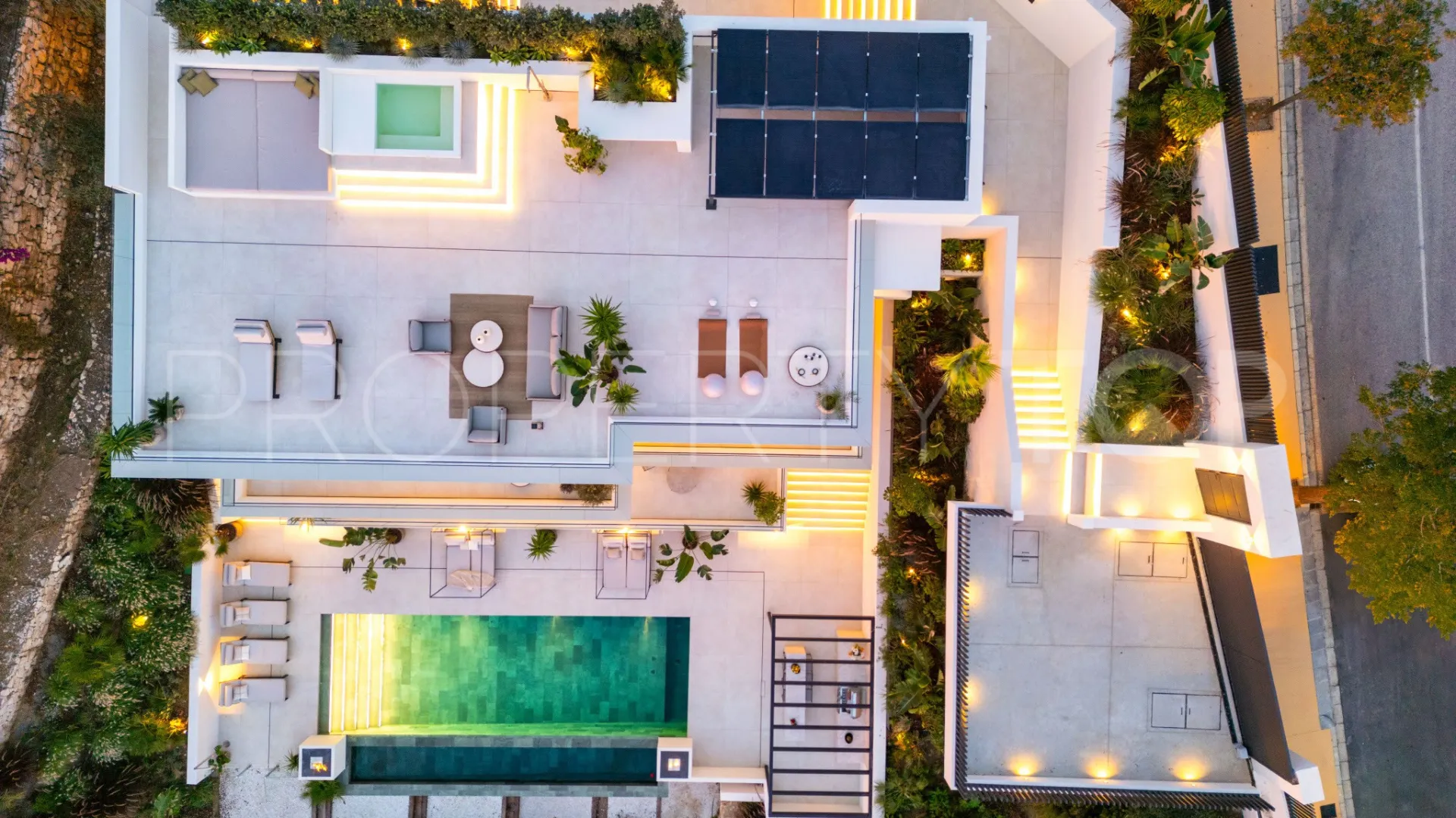 Villa for sale in Marbella East with 5 bedrooms
