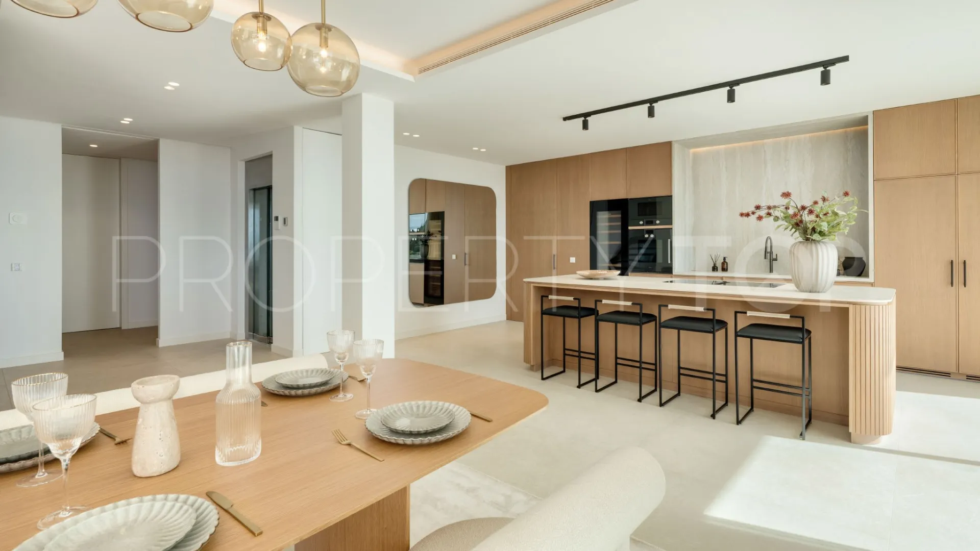 Villa for sale in Marbella East with 5 bedrooms