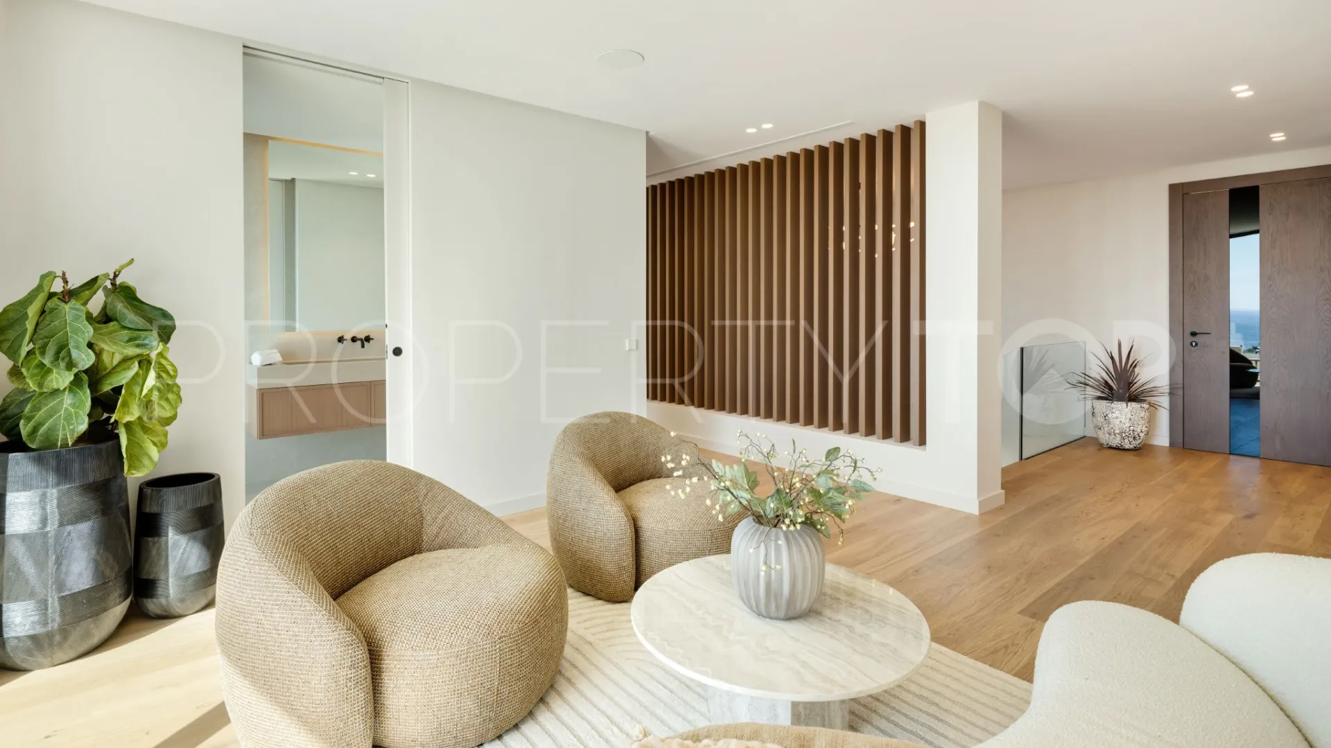 Villa for sale in Marbella East with 5 bedrooms