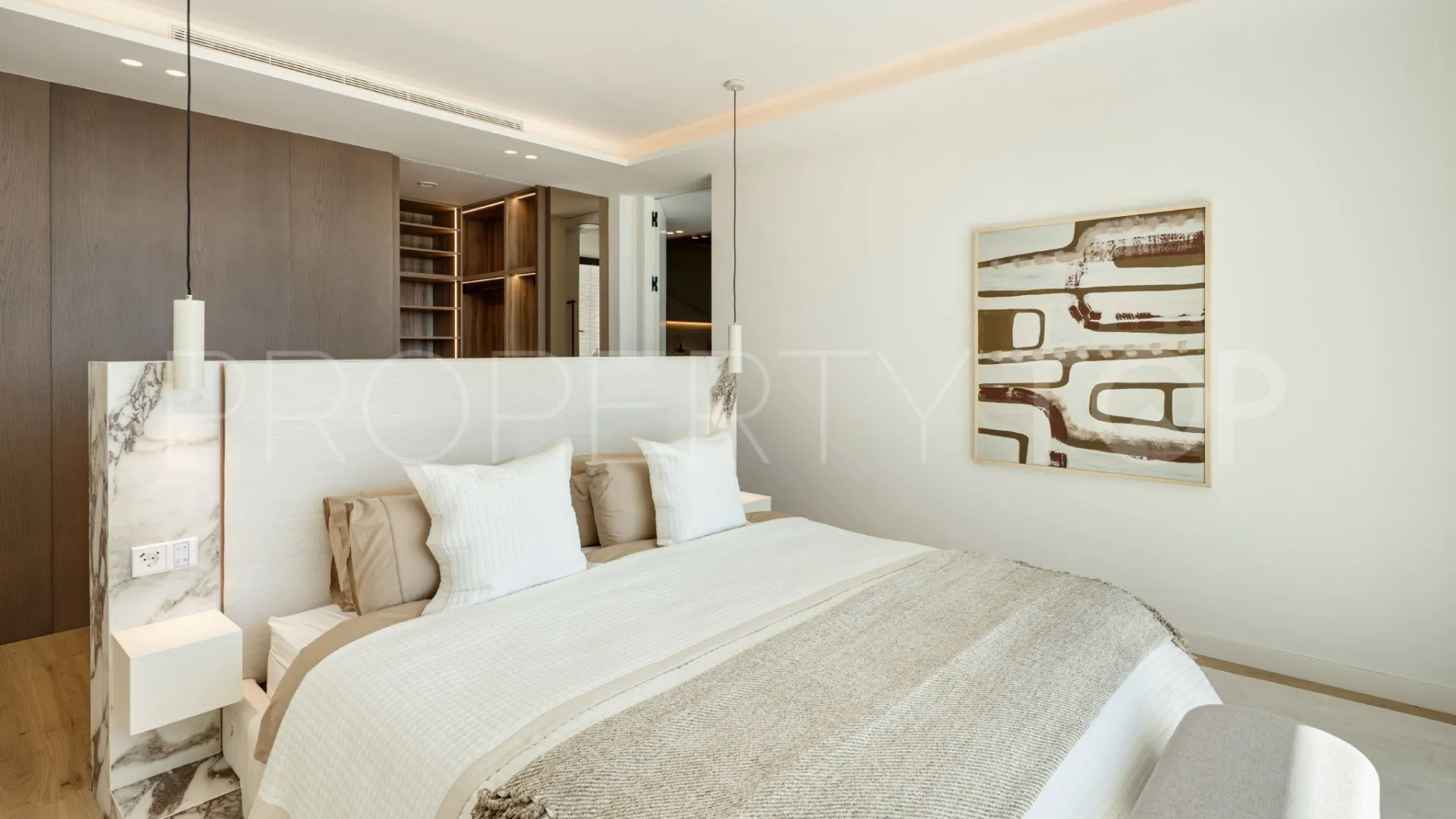Villa for sale in Marbella East with 5 bedrooms