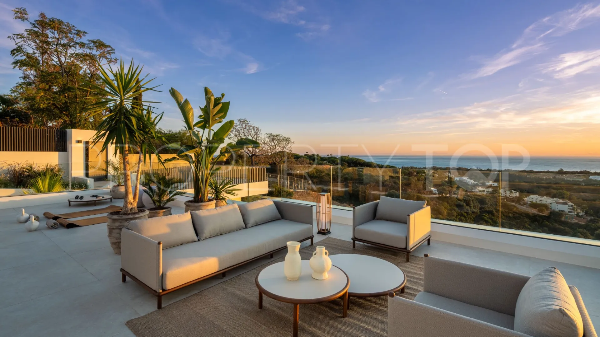 Villa for sale in Marbella East with 5 bedrooms