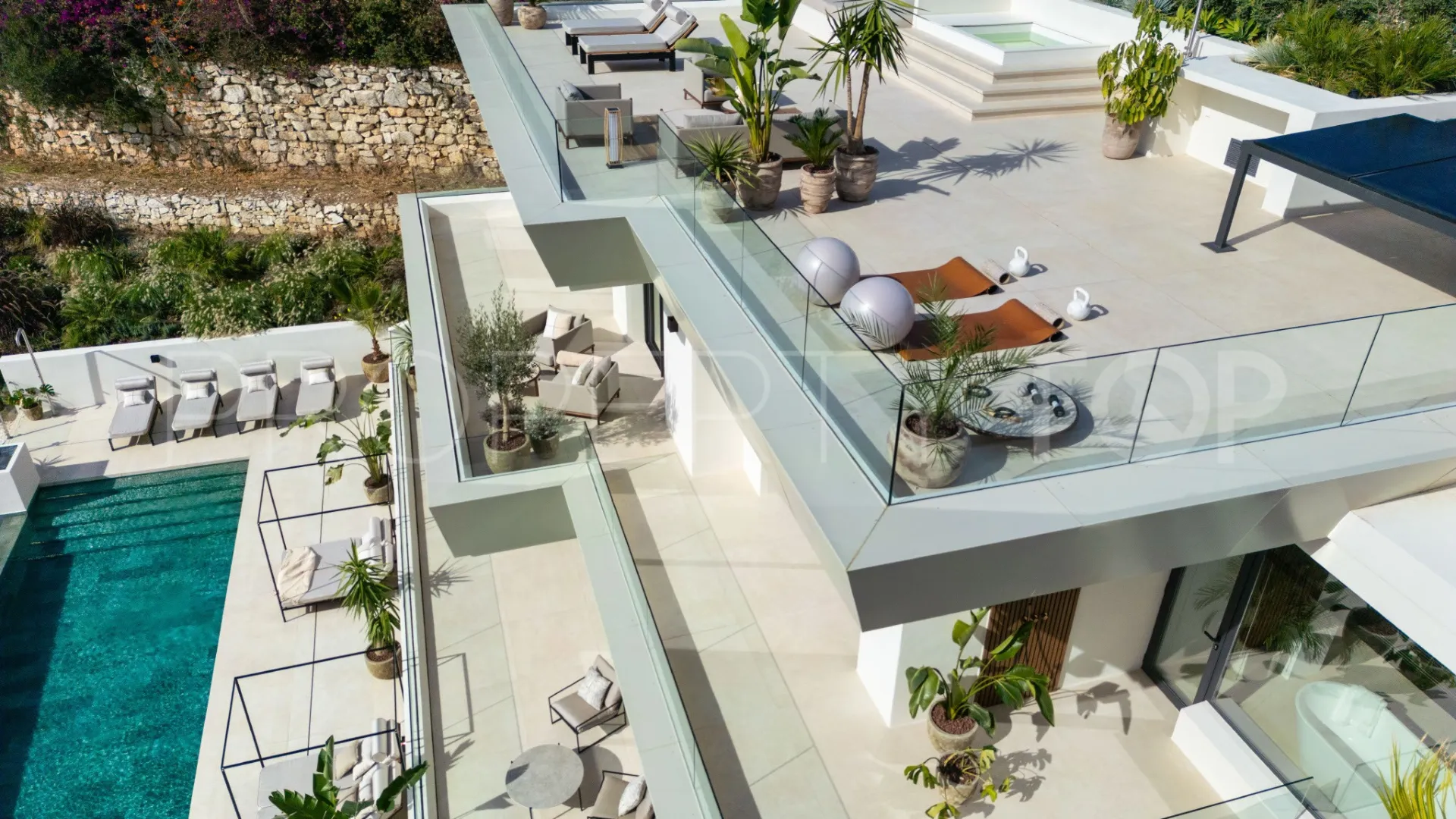 Villa for sale in Marbella East with 5 bedrooms