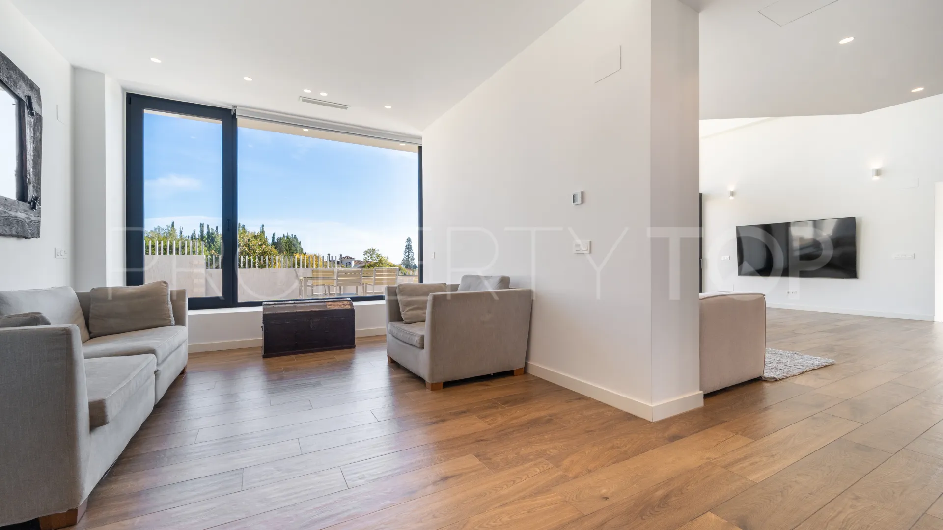 Bel Air villa for sale