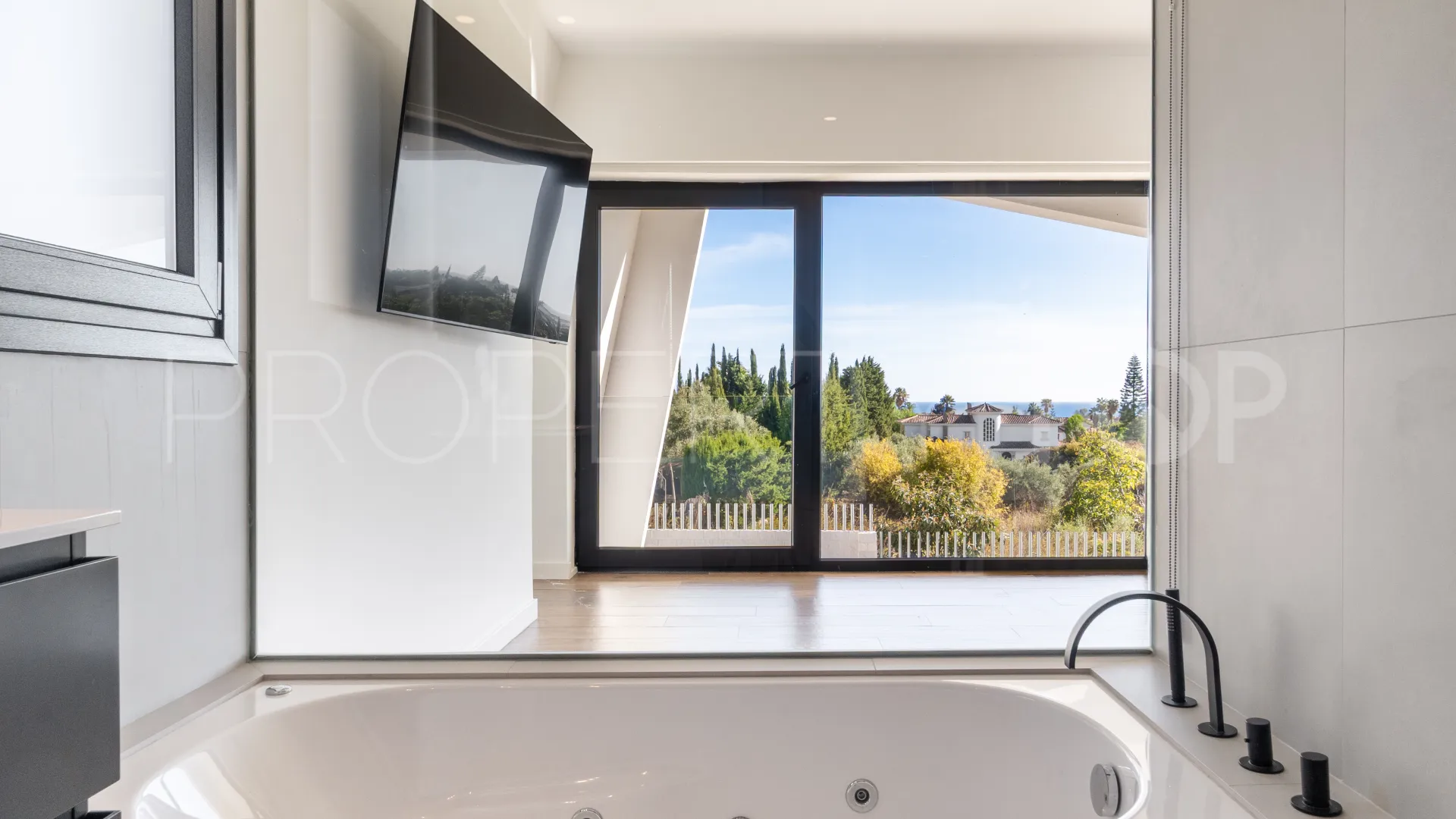 Bel Air villa for sale