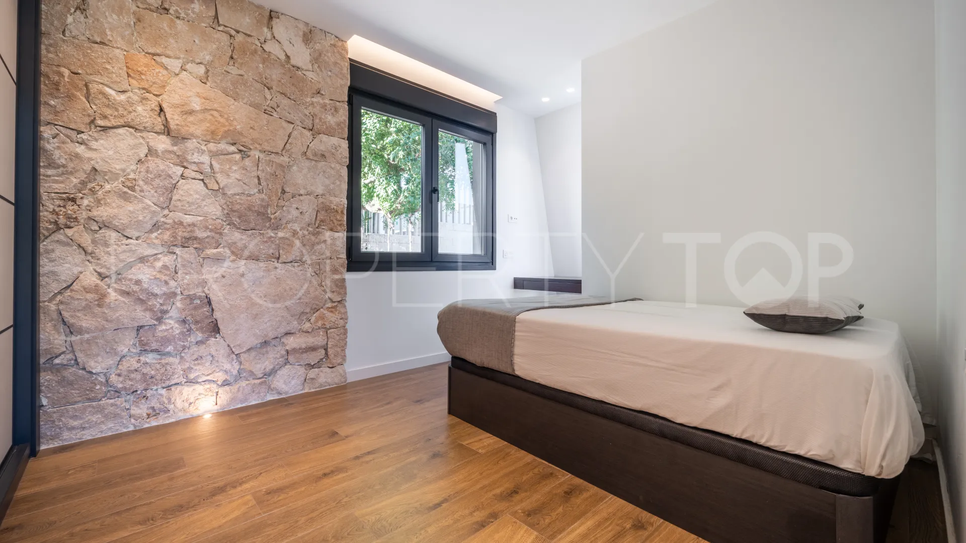 Bel Air villa for sale