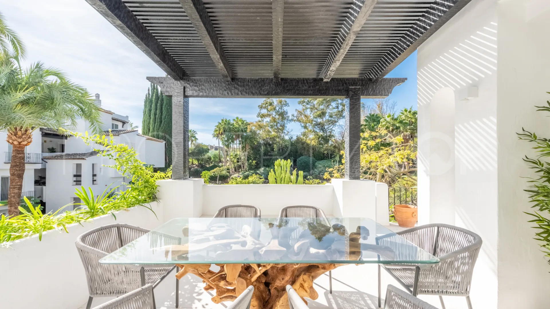 Se vende apartamento en Marina Puente Romano