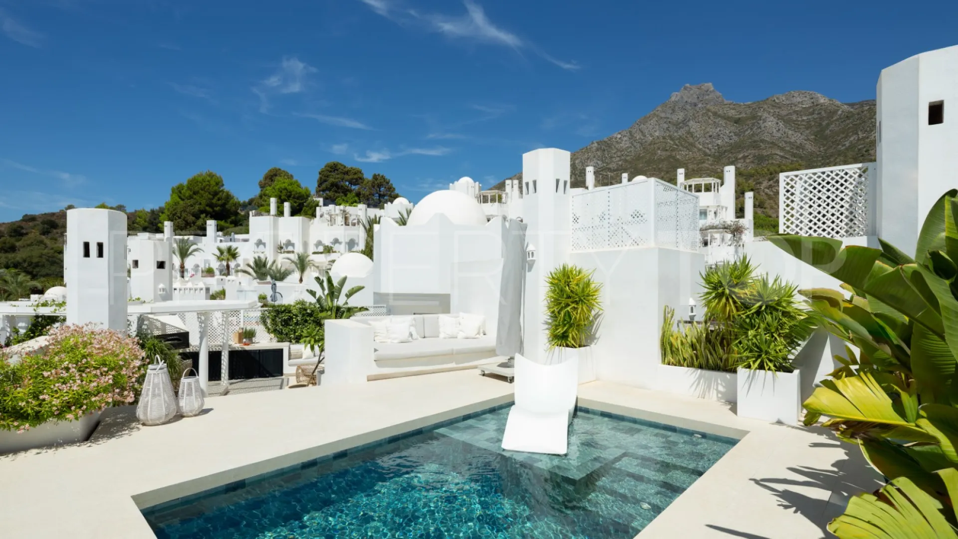 Jardines Colgantes 3 bedrooms duplex penthouse for sale