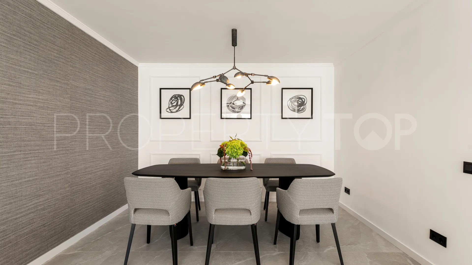 Atico duplex en venta en Las Colinas de Marbella con 3 dormitorios