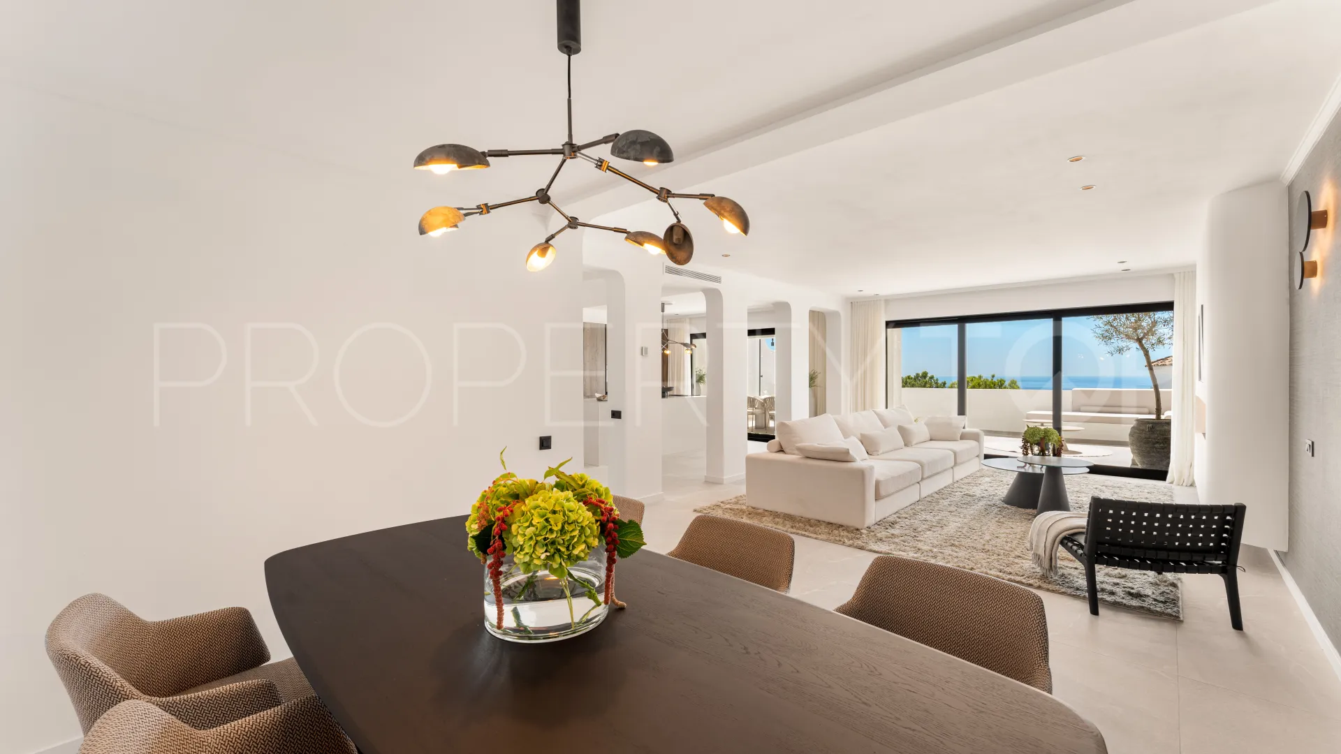 Atico duplex en venta en Las Colinas de Marbella con 3 dormitorios