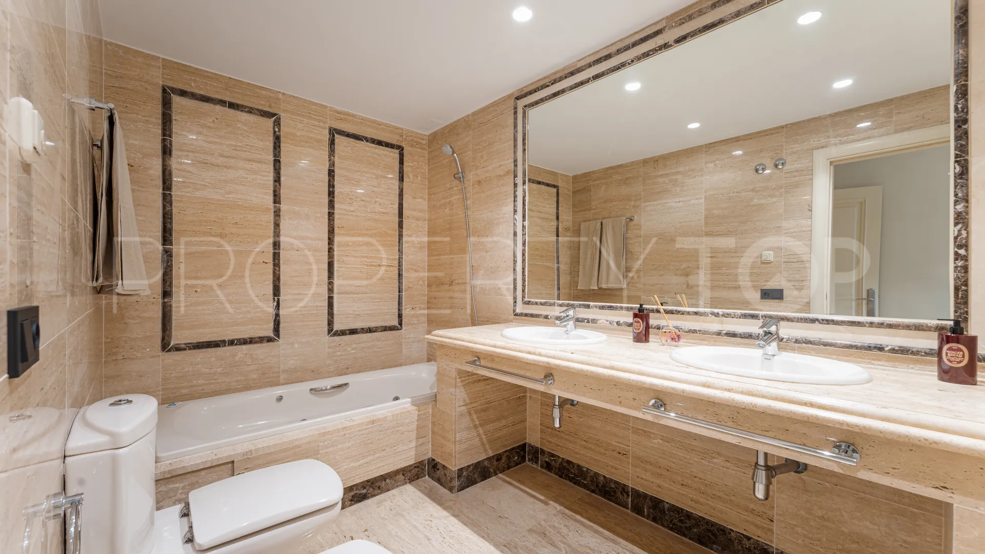 Ground floor apartment with 3 bedrooms for sale in Montebello Hills