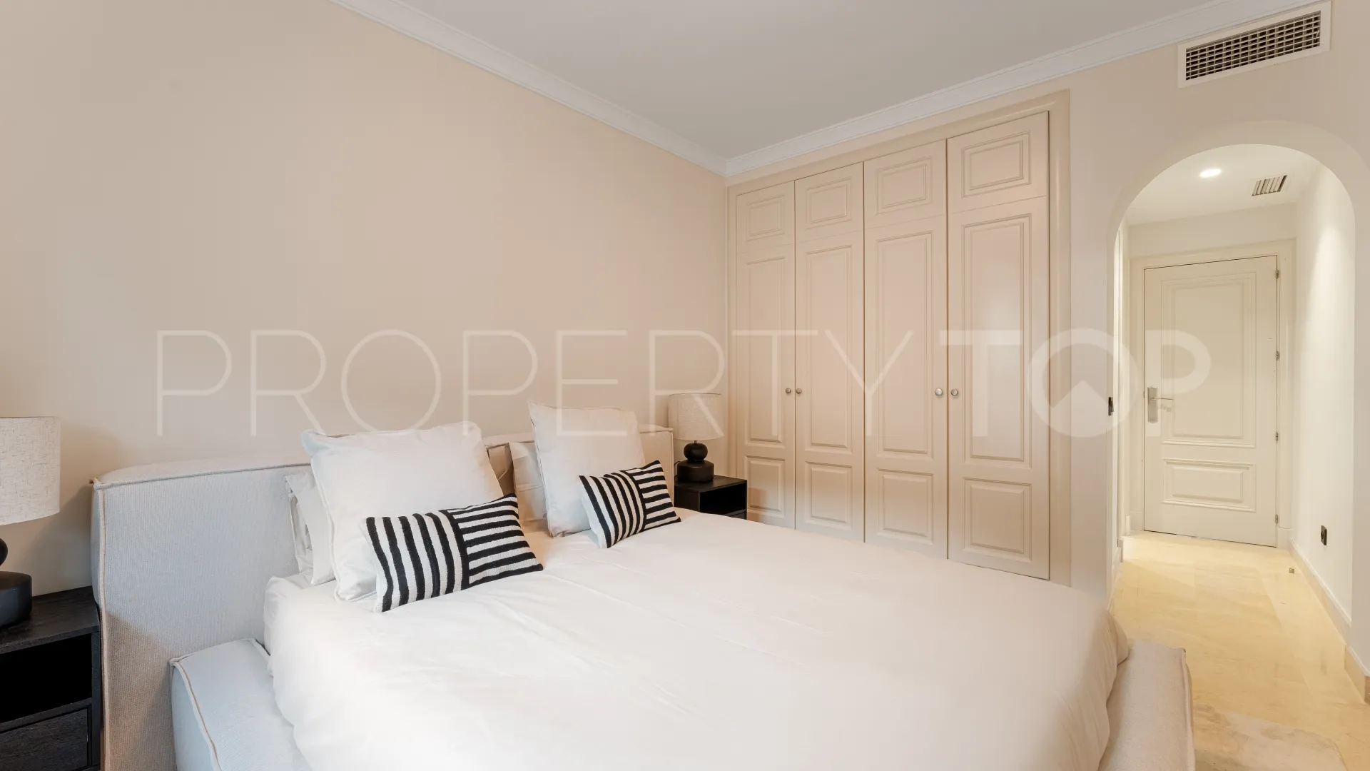Ground floor apartment with 3 bedrooms for sale in Montebello Hills