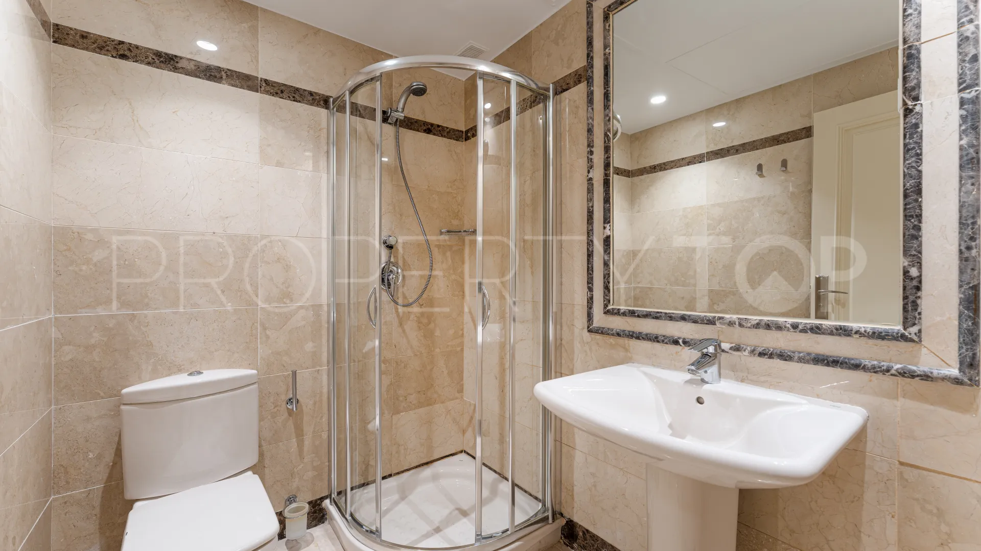 Ground floor apartment with 3 bedrooms for sale in Montebello Hills
