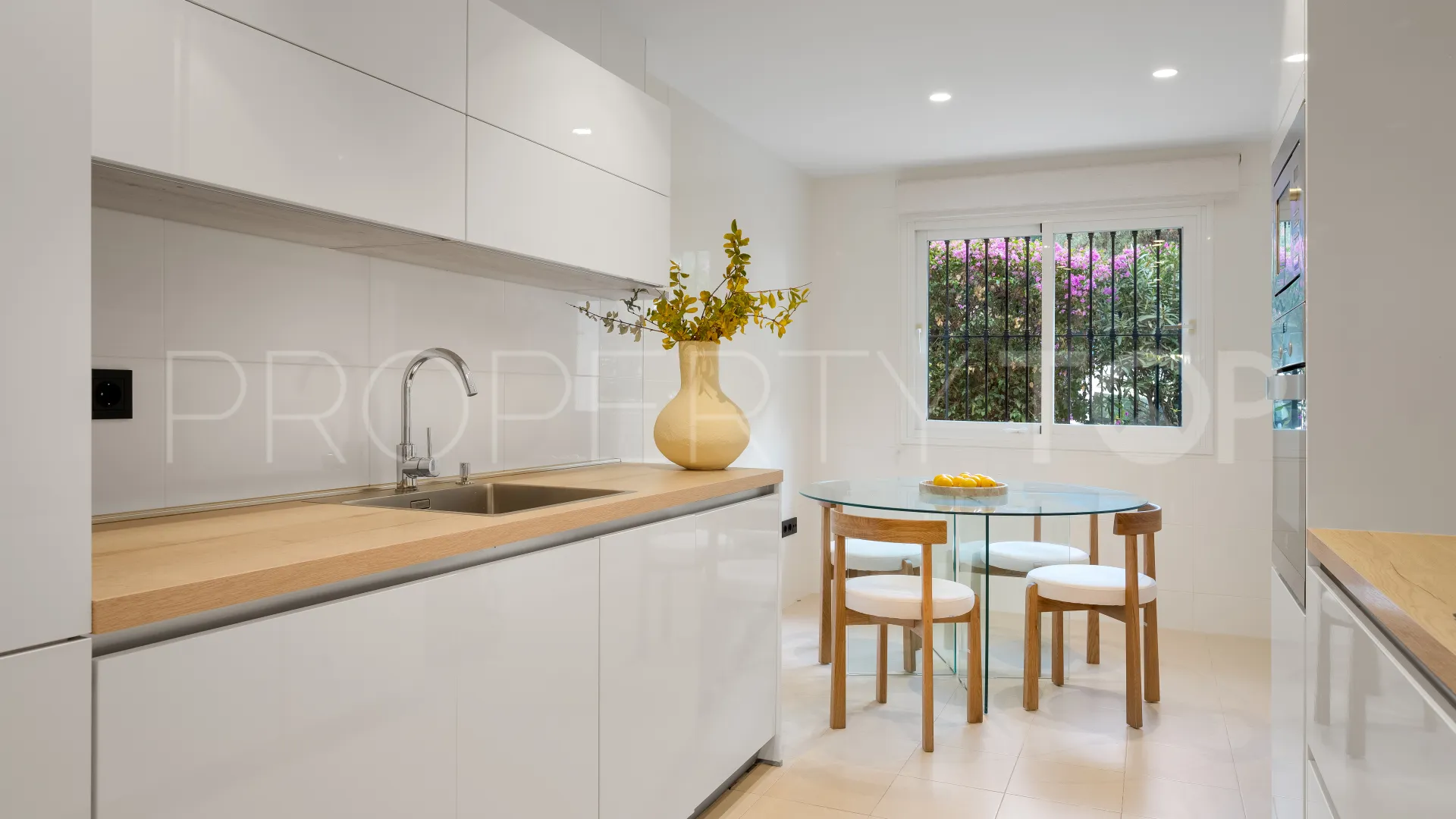 Ground floor apartment with 3 bedrooms for sale in Montebello Hills