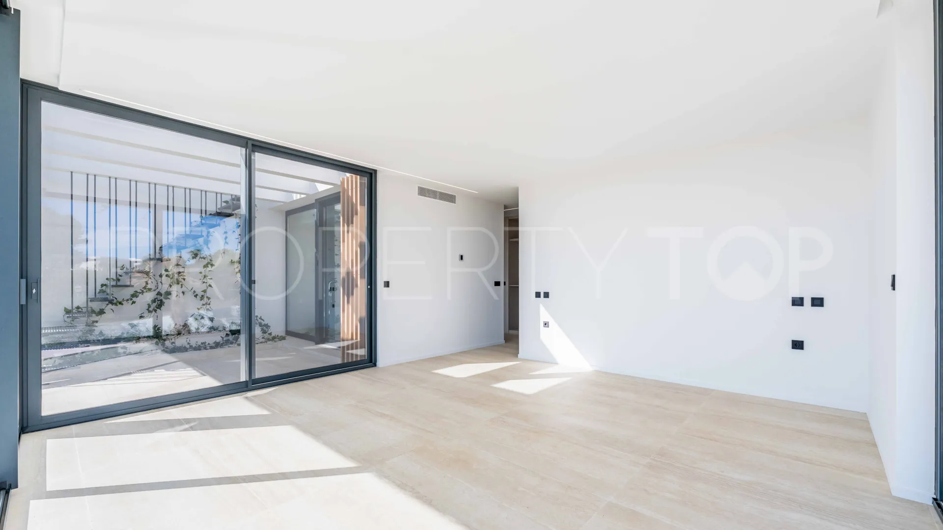 For sale 5 bedrooms villa in Sotogrande