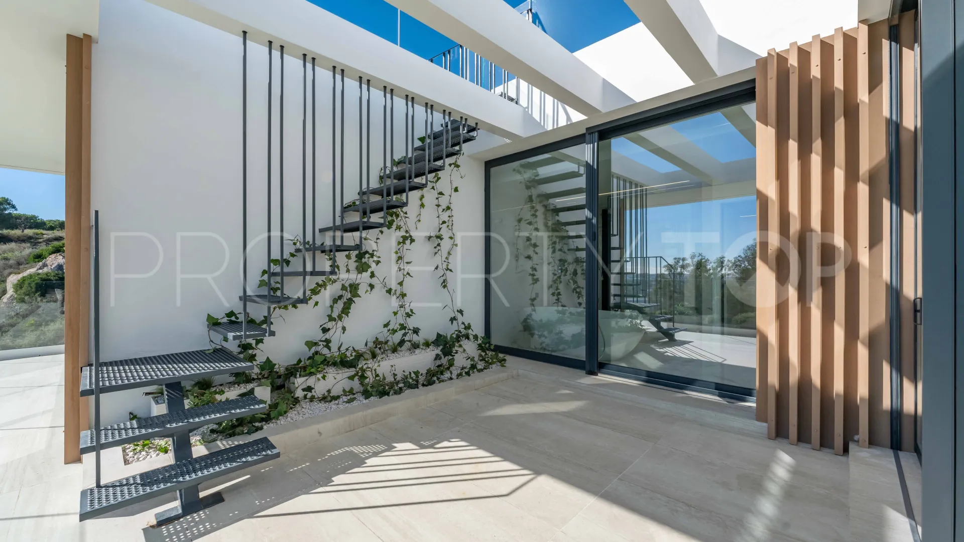 For sale 5 bedrooms villa in Sotogrande