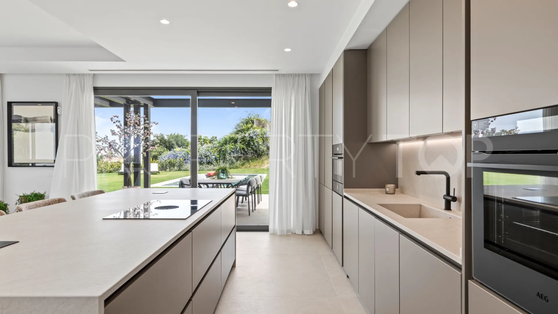 Villa con 6 dormitorios a la venta en Fuente del Espanto