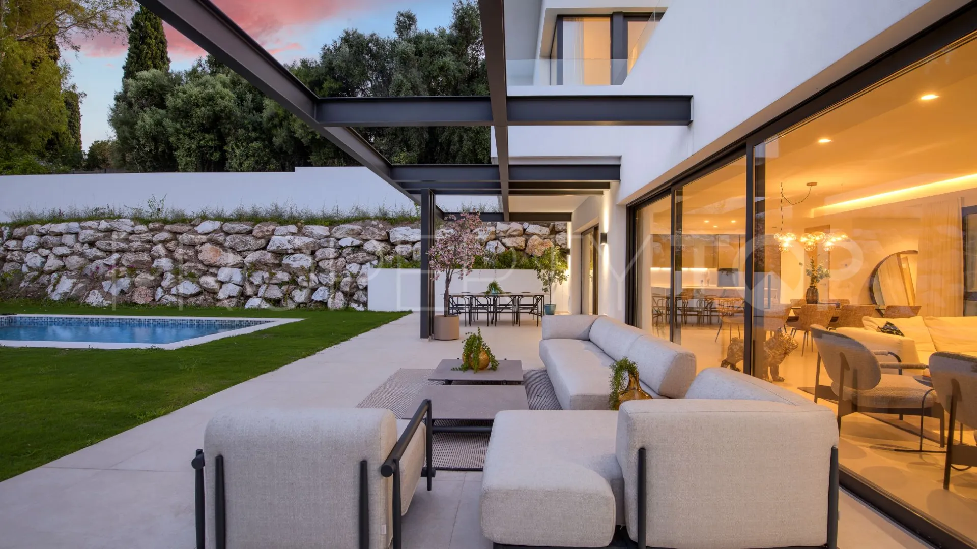 Villa con 6 dormitorios a la venta en Fuente del Espanto