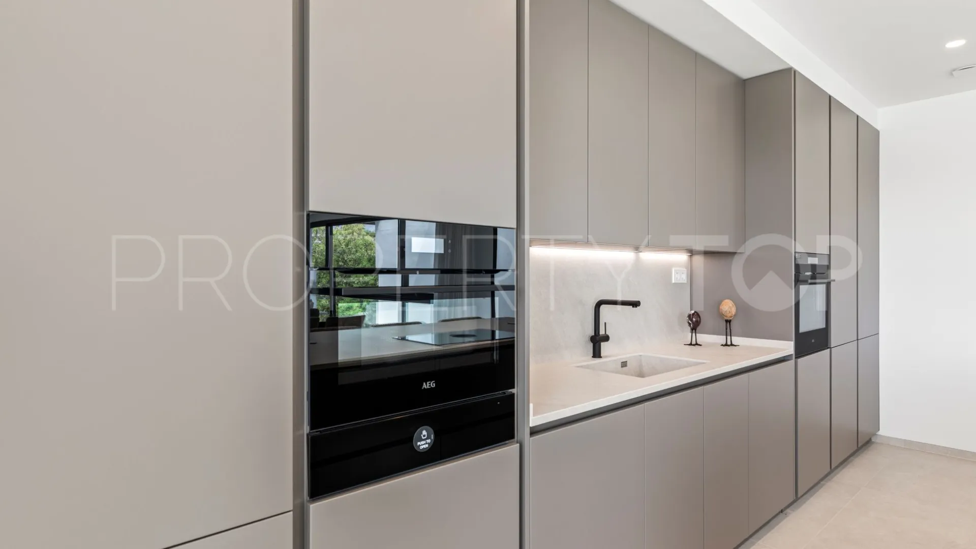 Villa con 6 dormitorios a la venta en Fuente del Espanto