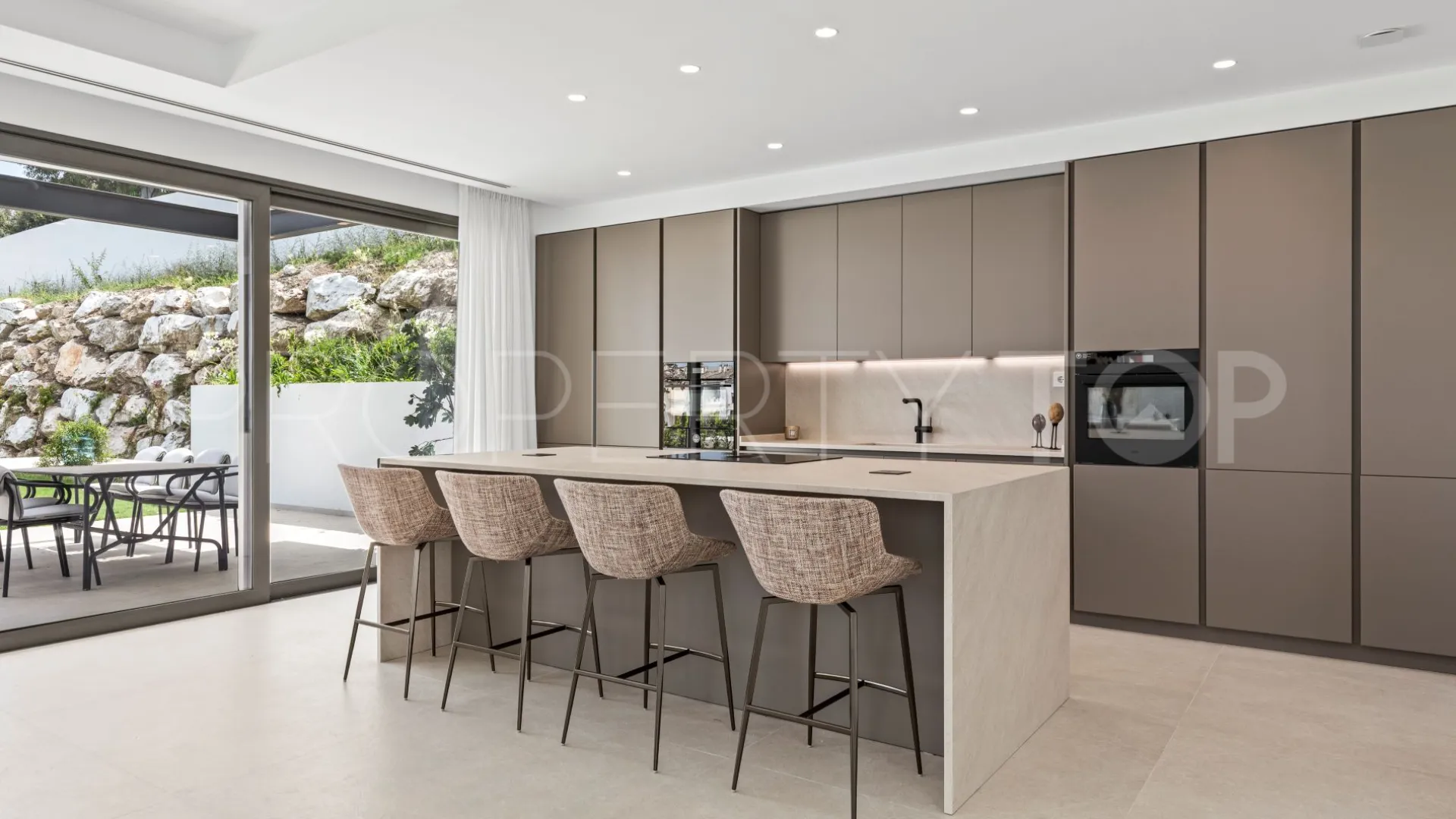 Villa con 6 dormitorios a la venta en Fuente del Espanto