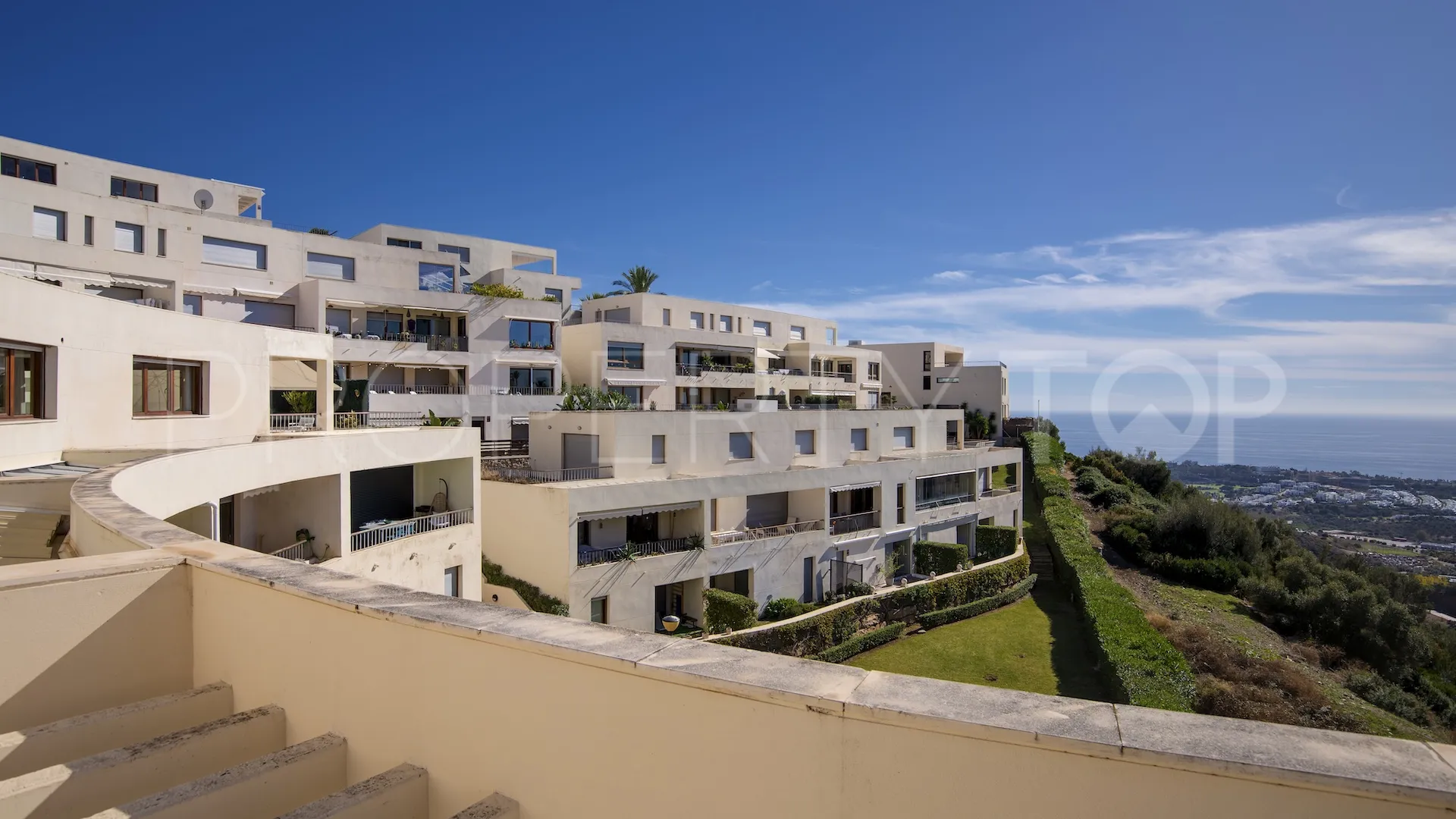 Se vende Ático en Los Altos de los Monteros