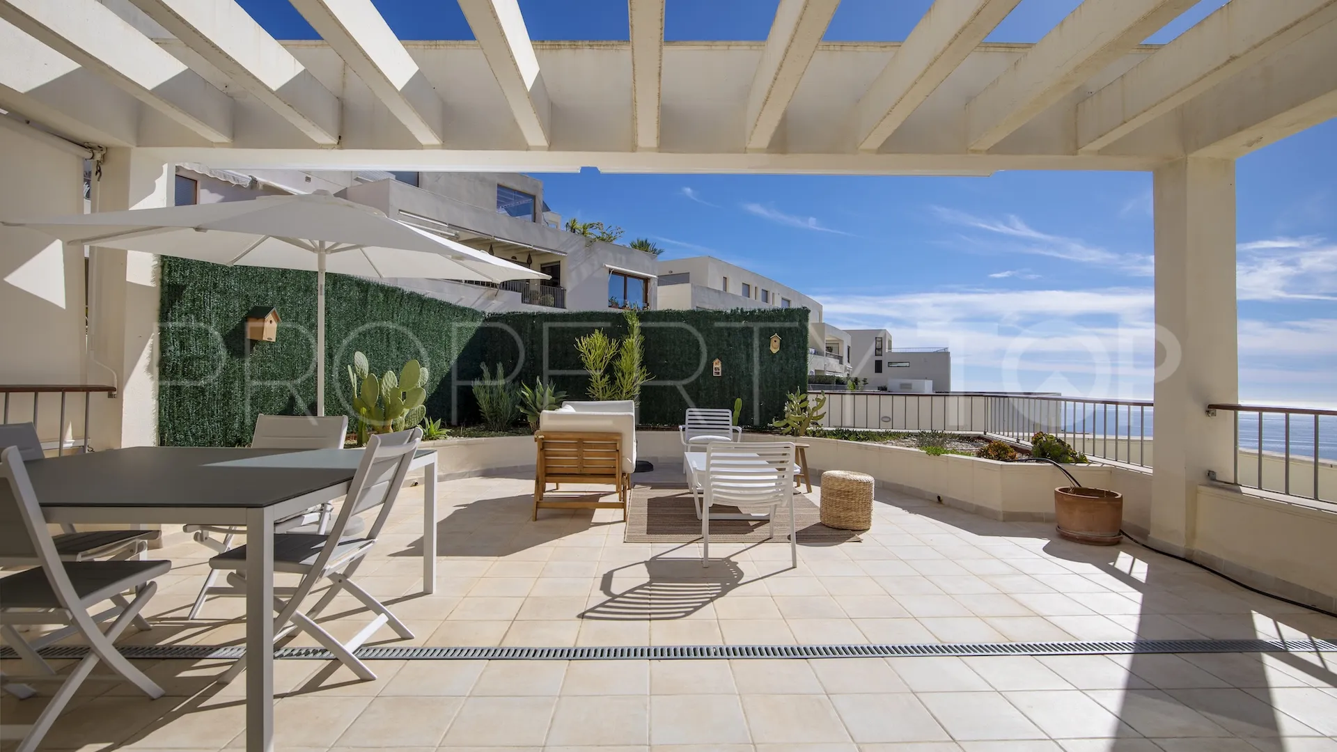 Se vende Ático en Los Altos de los Monteros