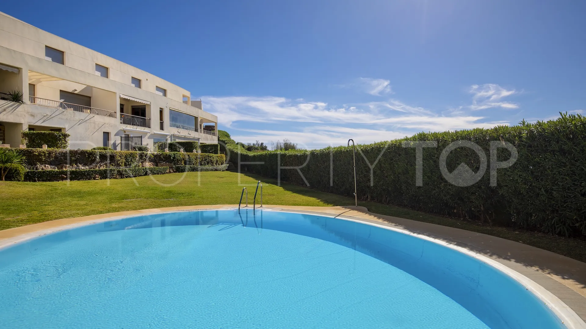 Se vende Ático en Los Altos de los Monteros