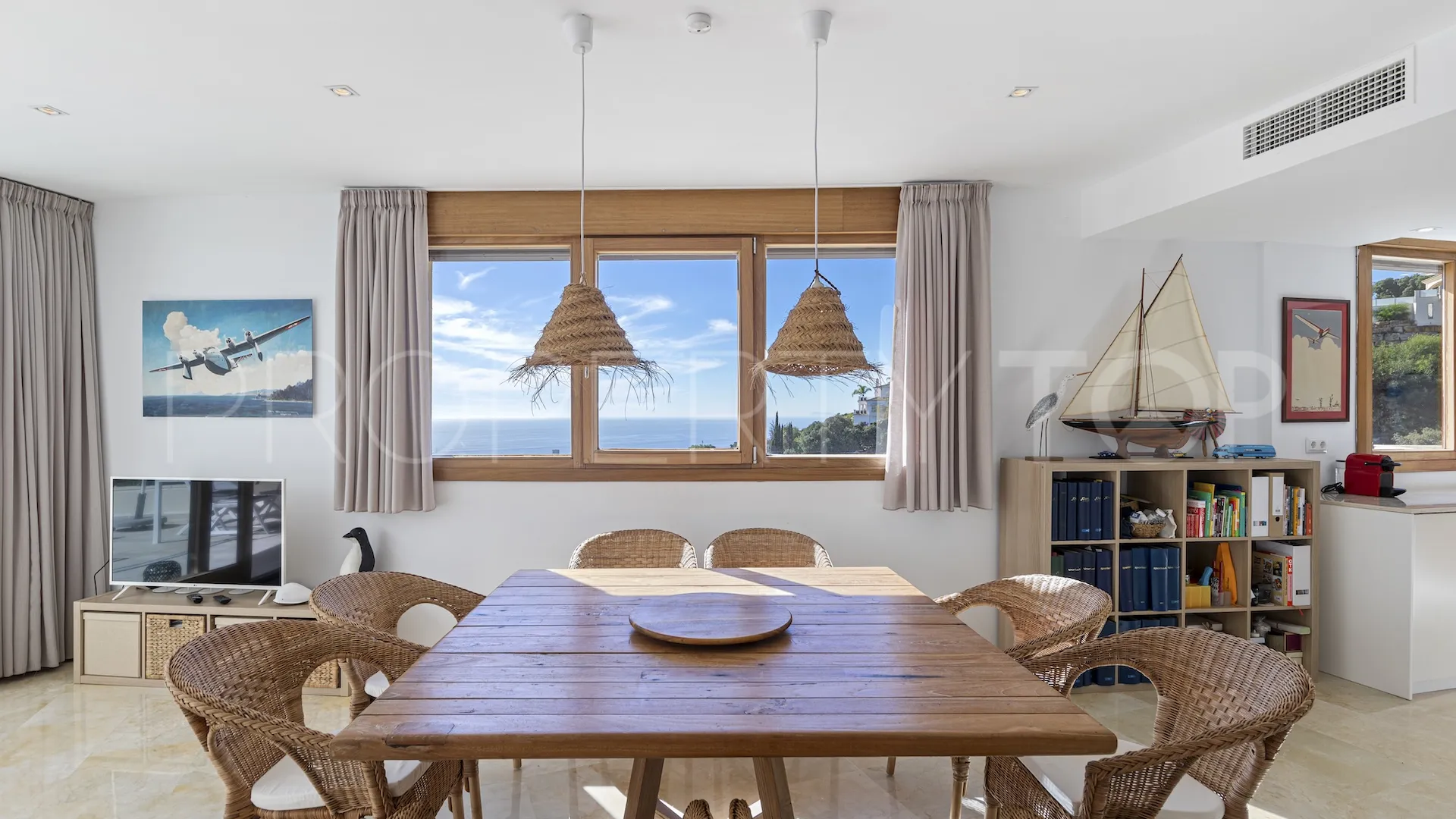 Se vende Ático en Los Altos de los Monteros