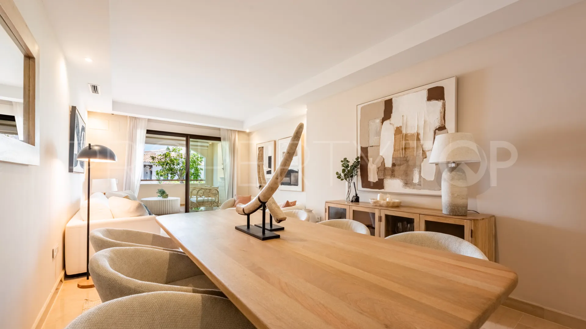 Comprar apartamento de 2 dormitorios en Medina de Banús