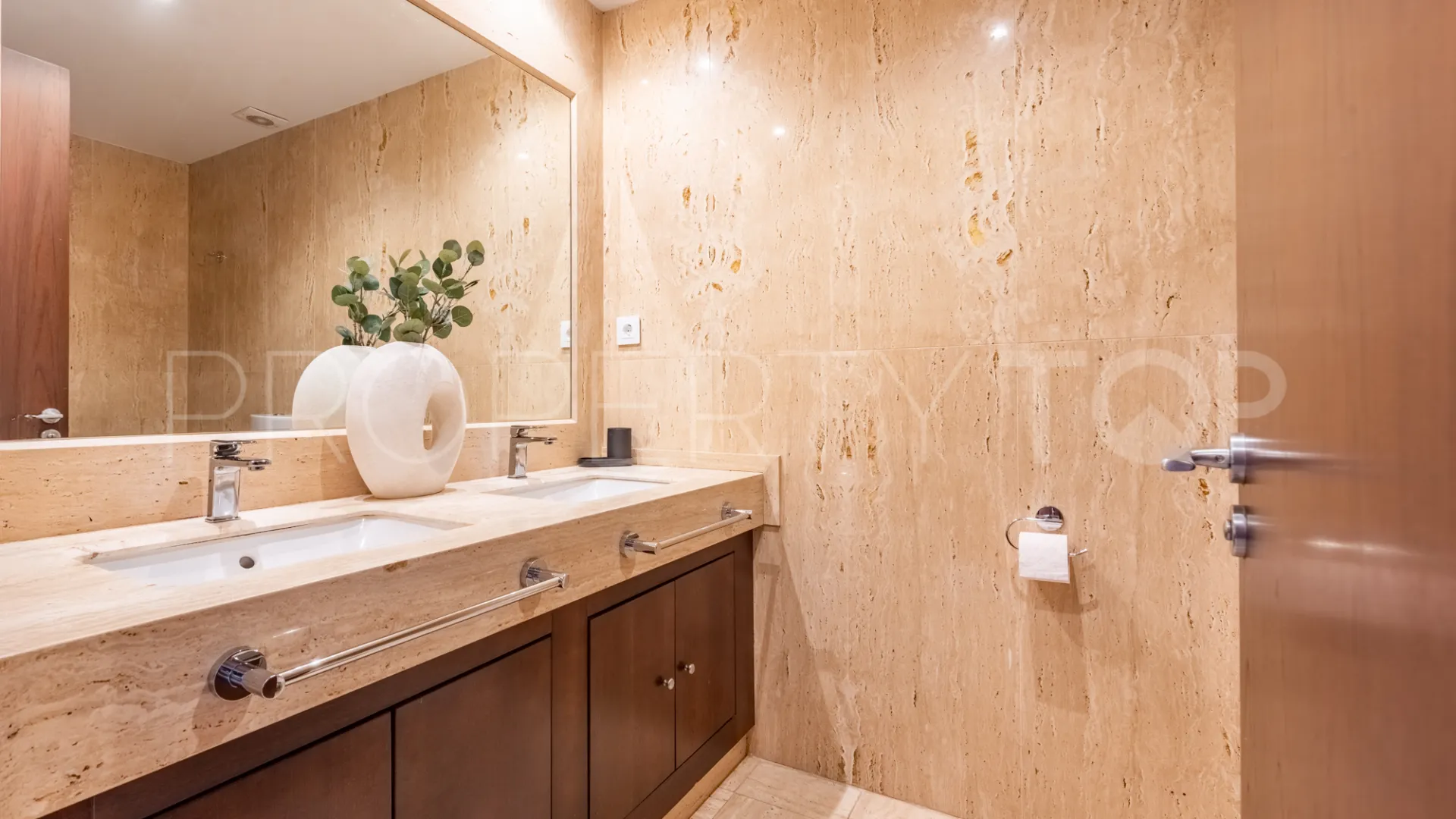 Comprar apartamento de 2 dormitorios en Medina de Banús