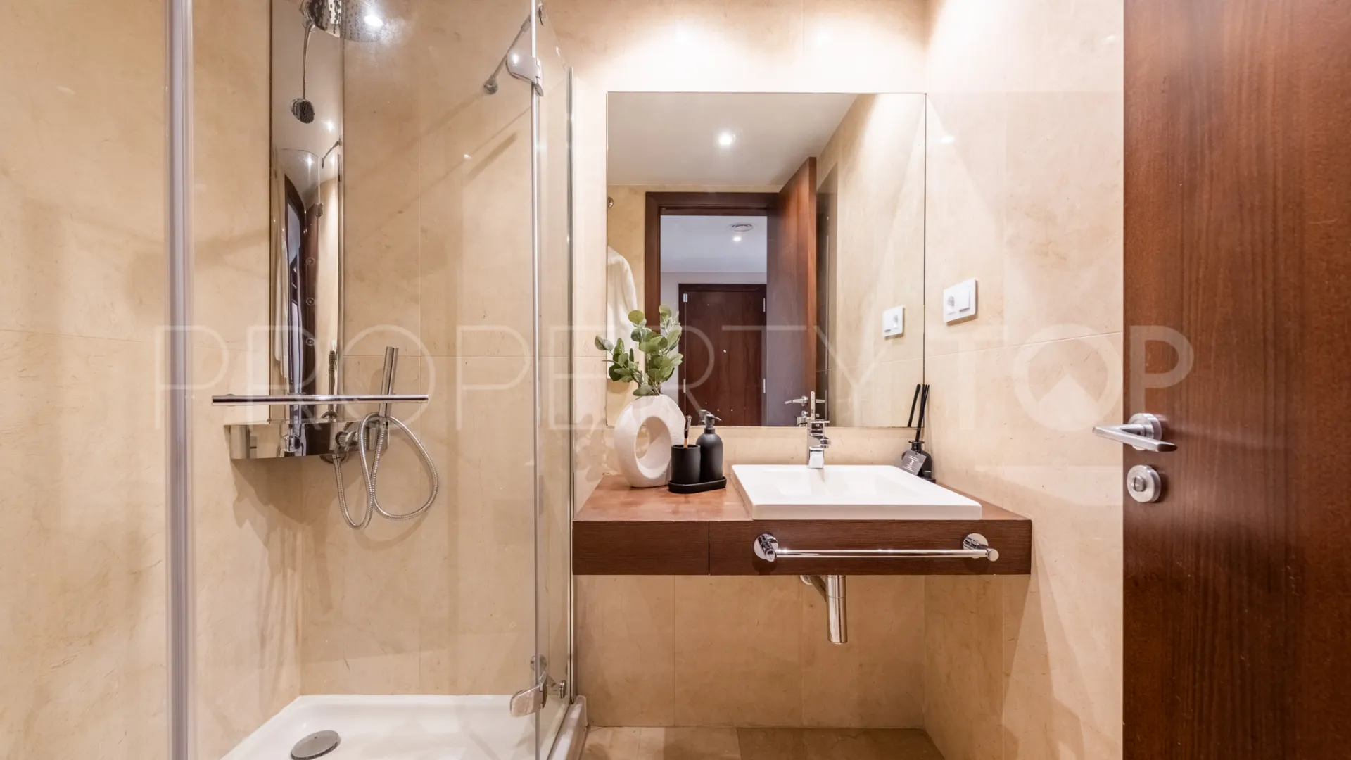 Comprar apartamento de 2 dormitorios en Medina de Banús