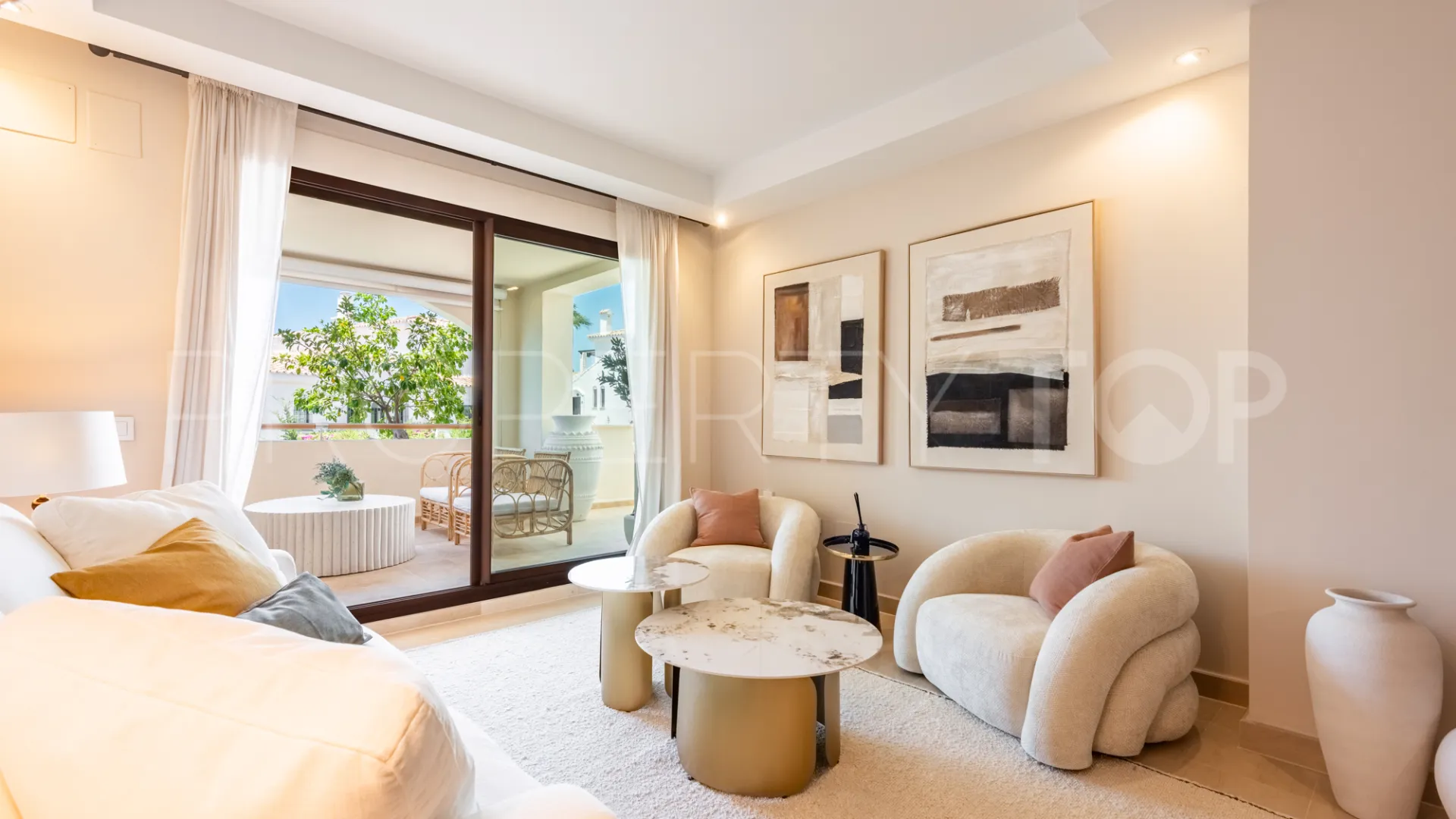 Comprar apartamento de 2 dormitorios en Medina de Banús