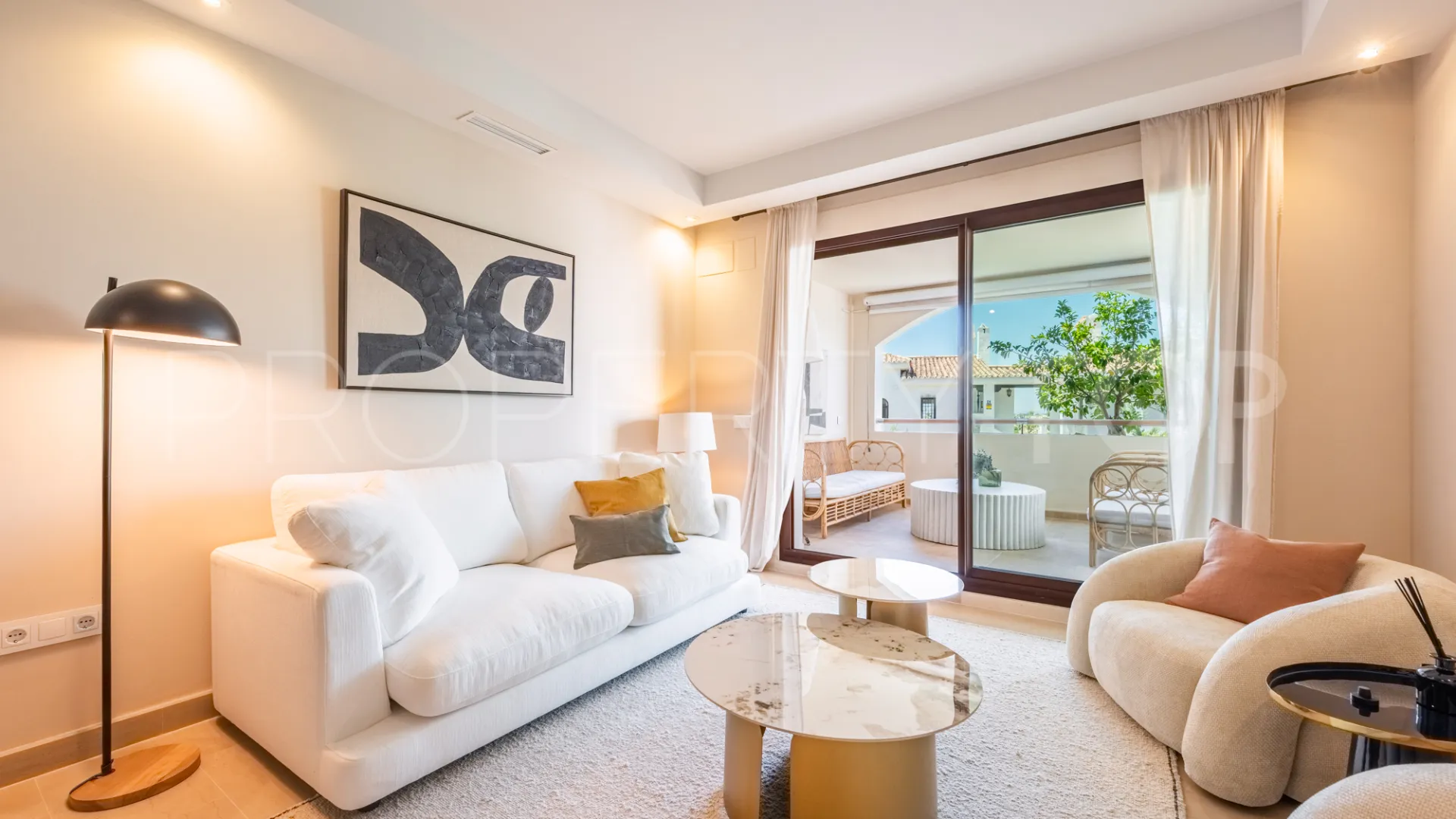 Comprar apartamento de 2 dormitorios en Medina de Banús
