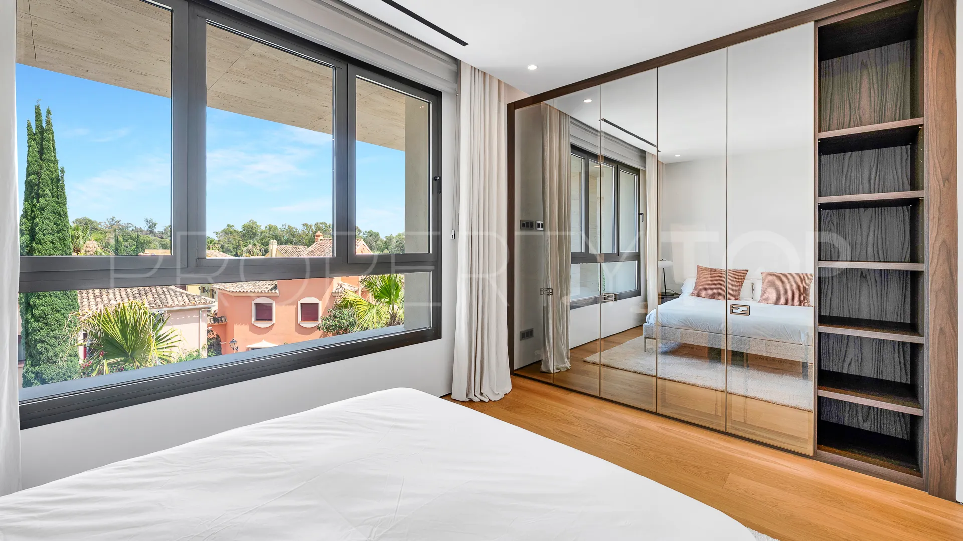 Buy penthouse in Epic Marbella