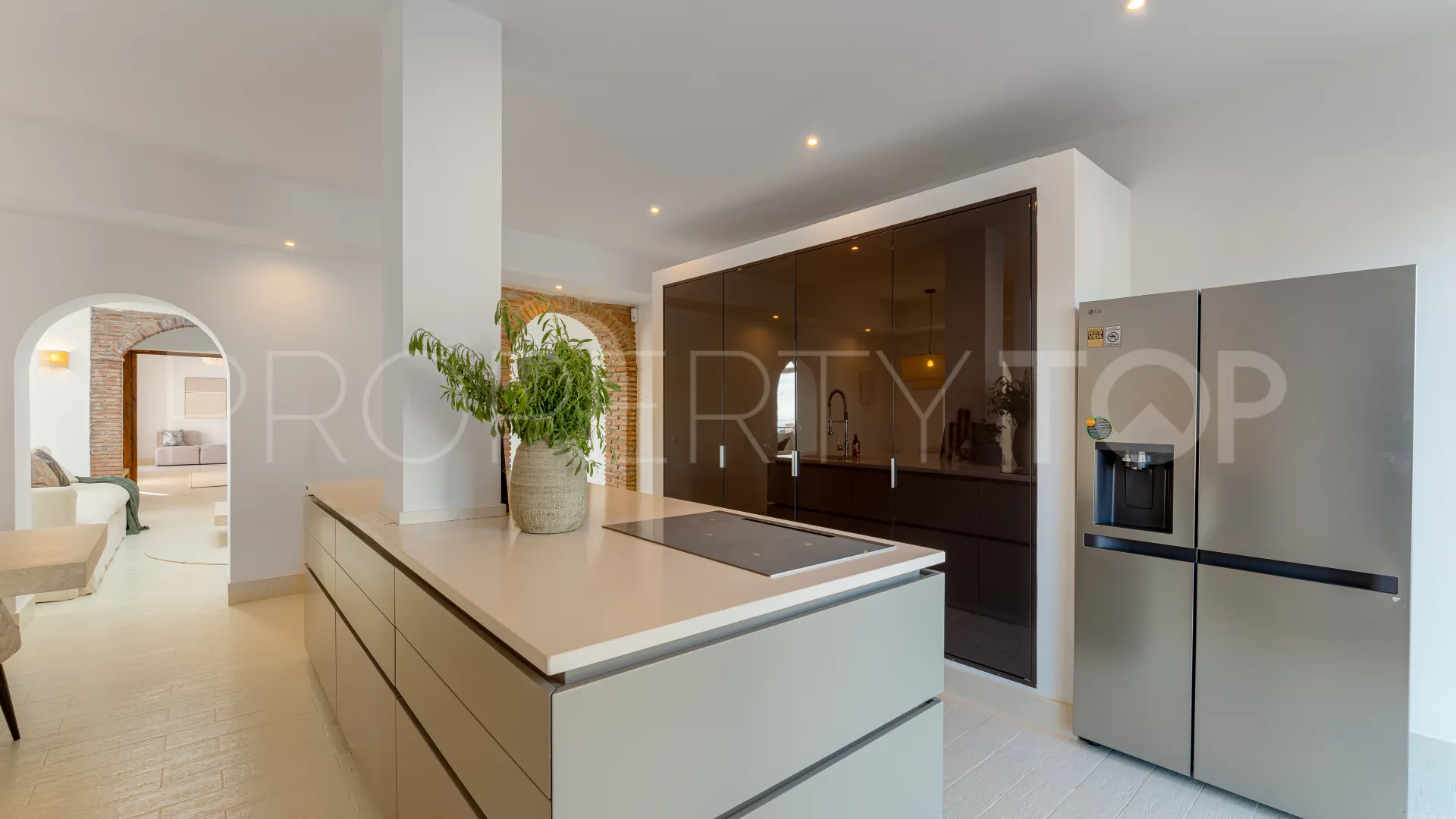 El Madroñal villa for sale