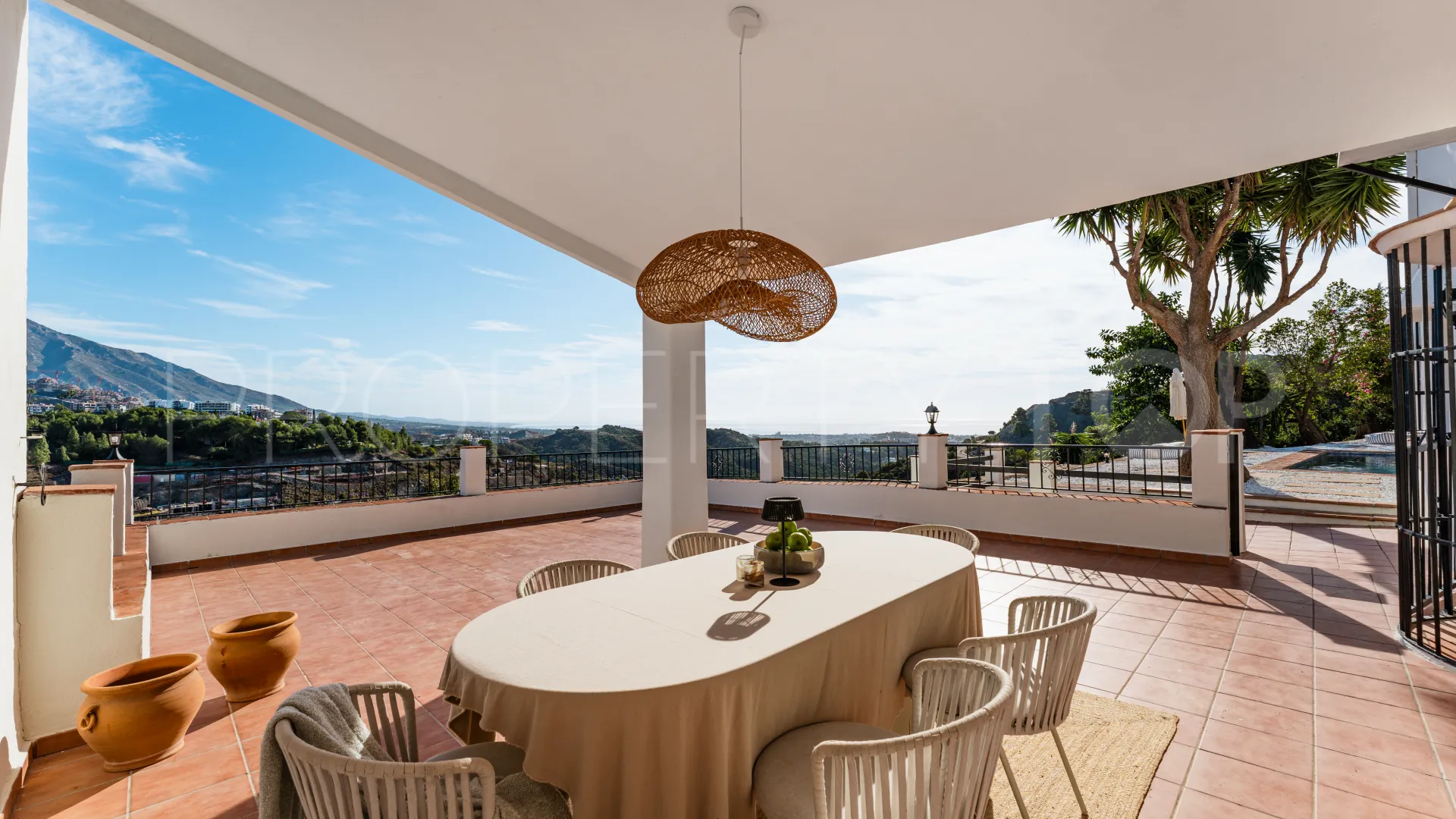 El Madroñal villa for sale